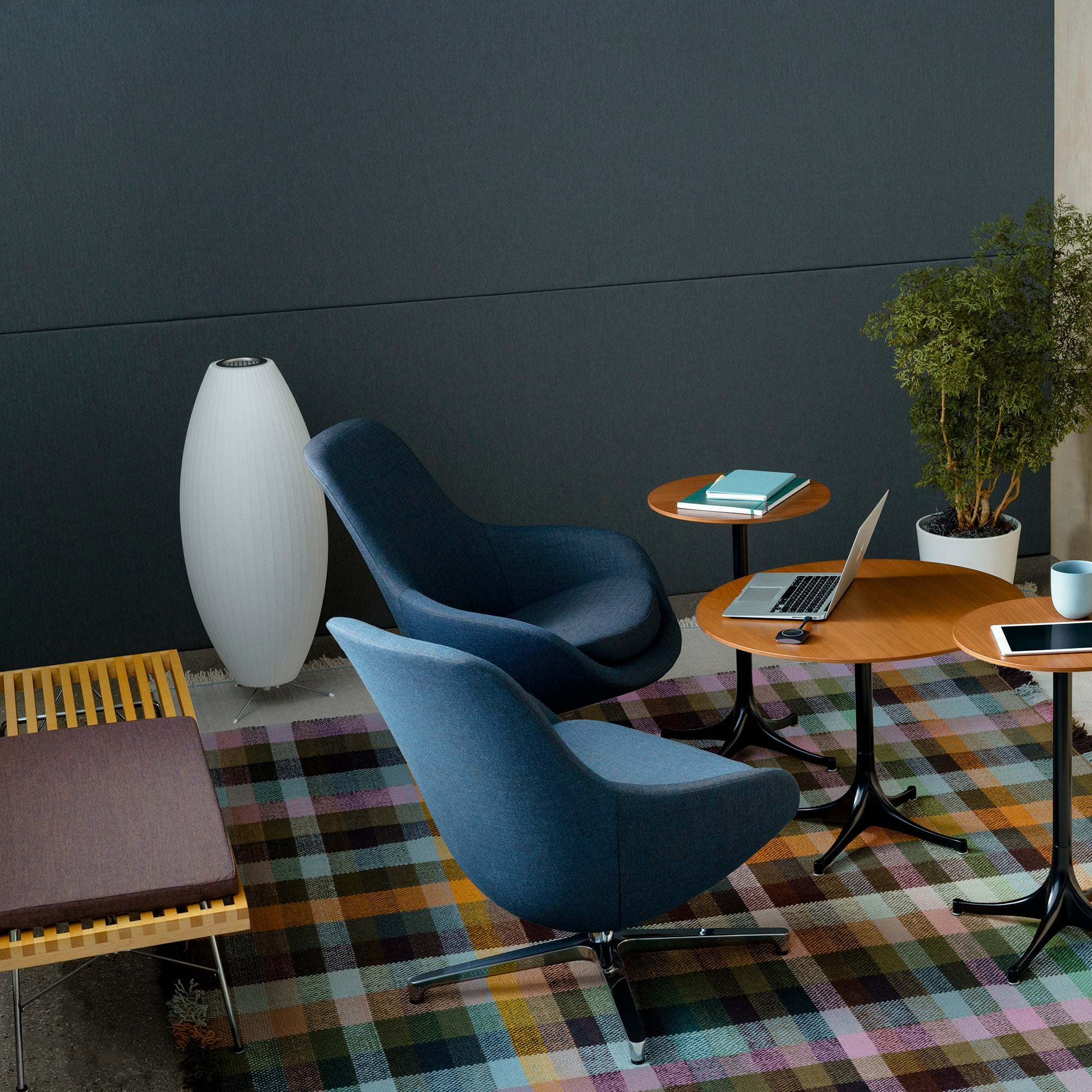 ネルソン三脚テーブルランプ