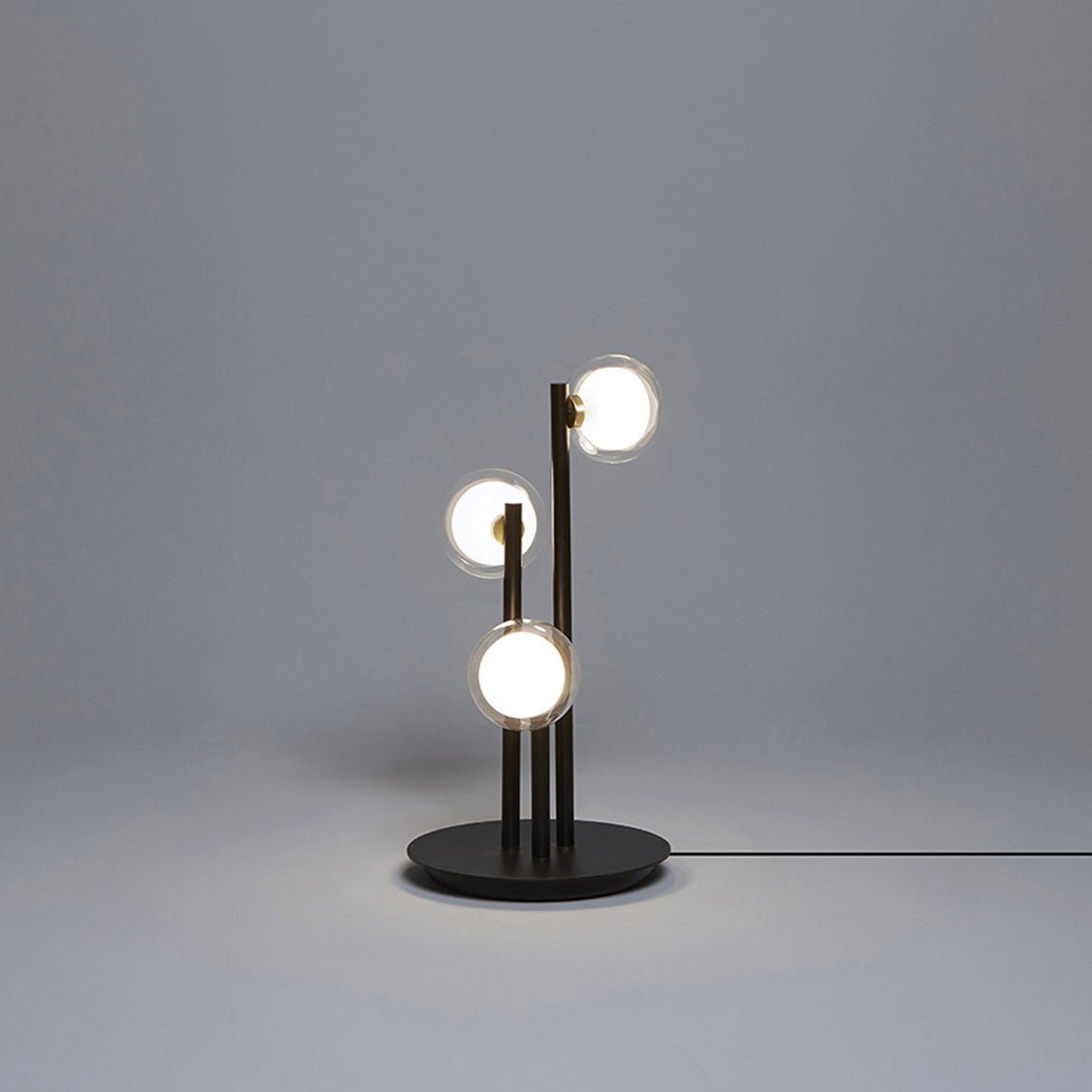 ナビラ テーブルランプ