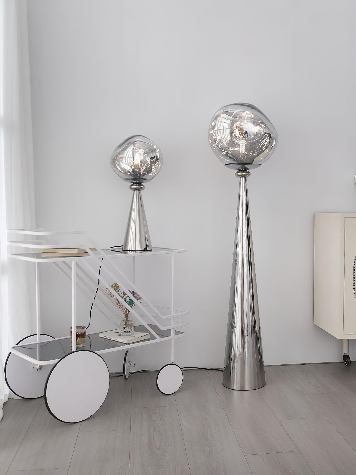 ラバコーンテーブルランプ