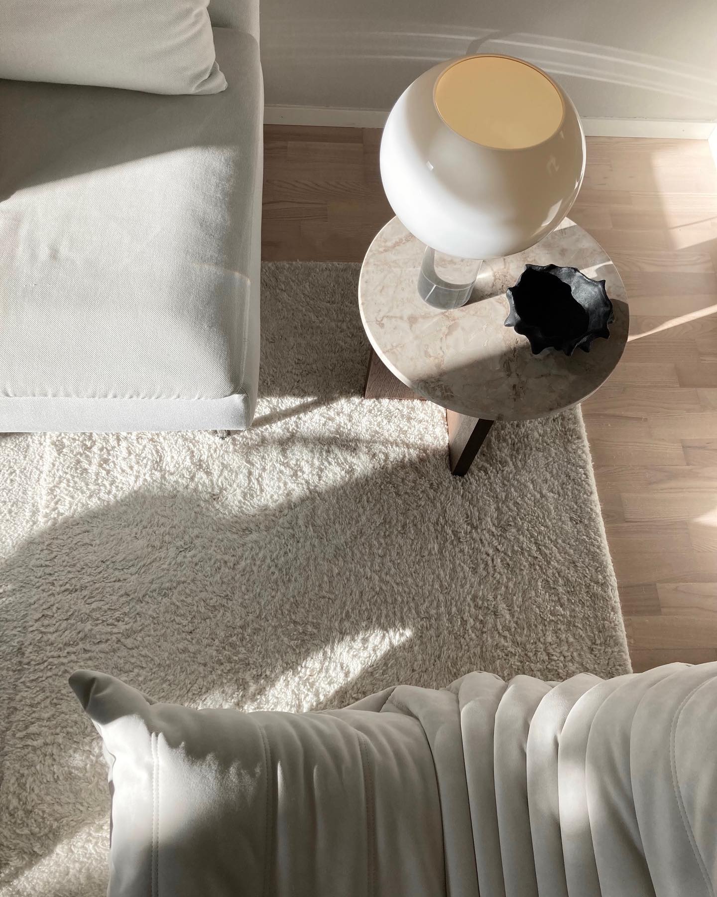 バッズ テーブルランプ