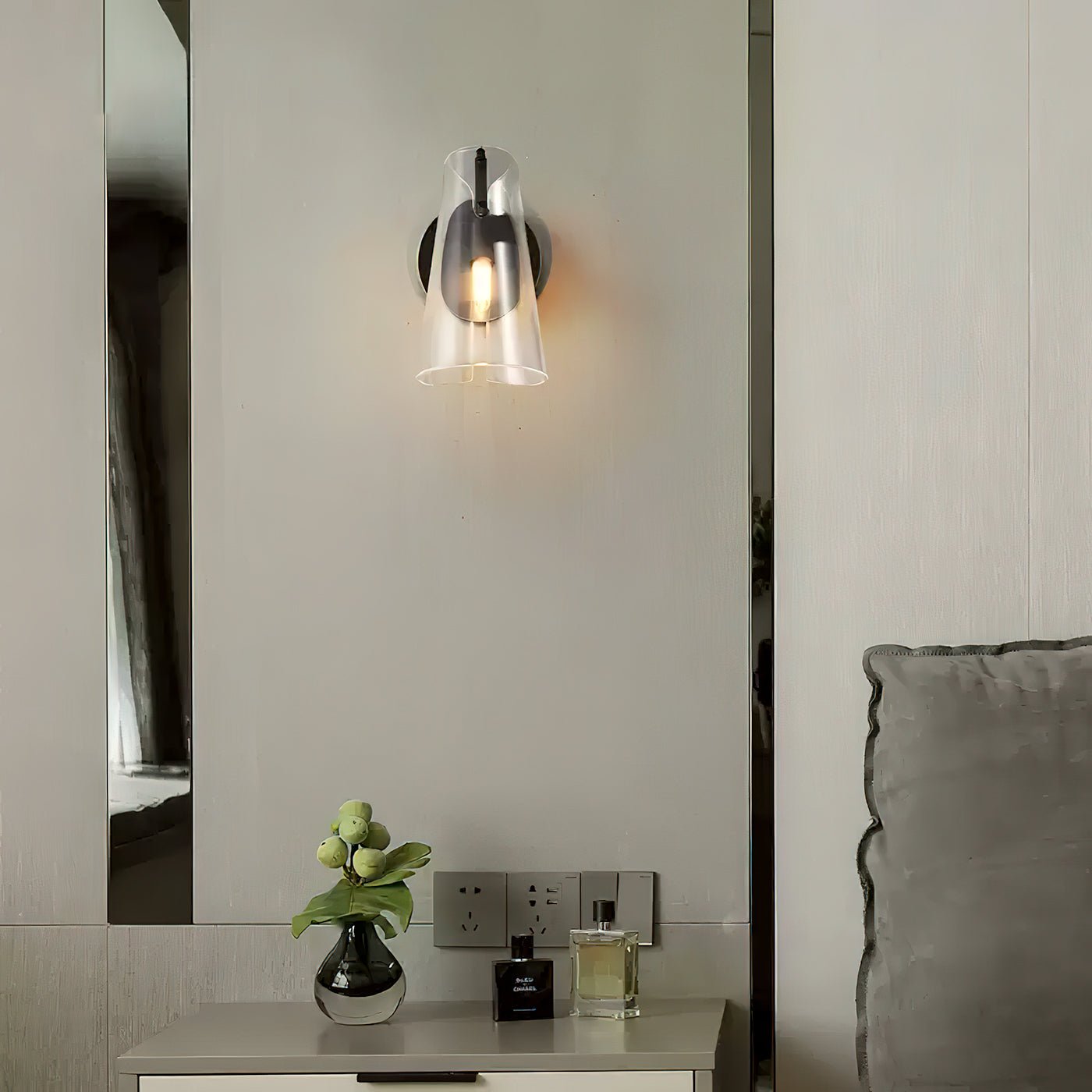 Vera Wall Light