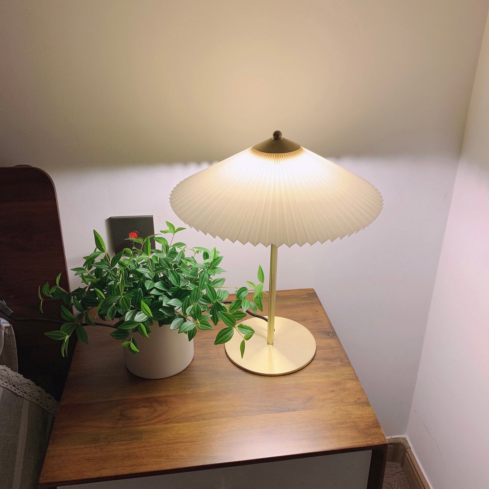 Perla Pleated Table Lamp