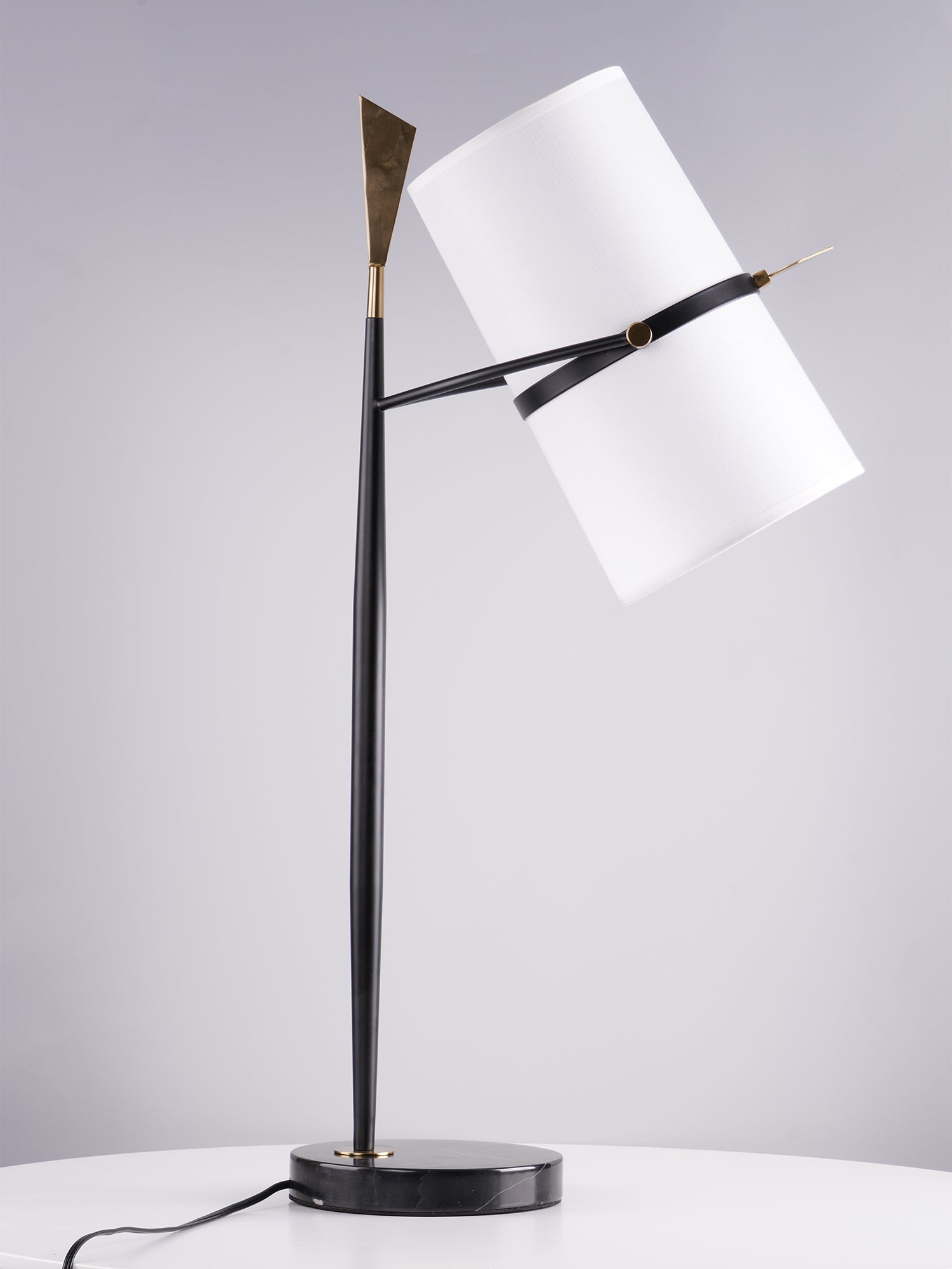 ヤスミン テーブルランプ