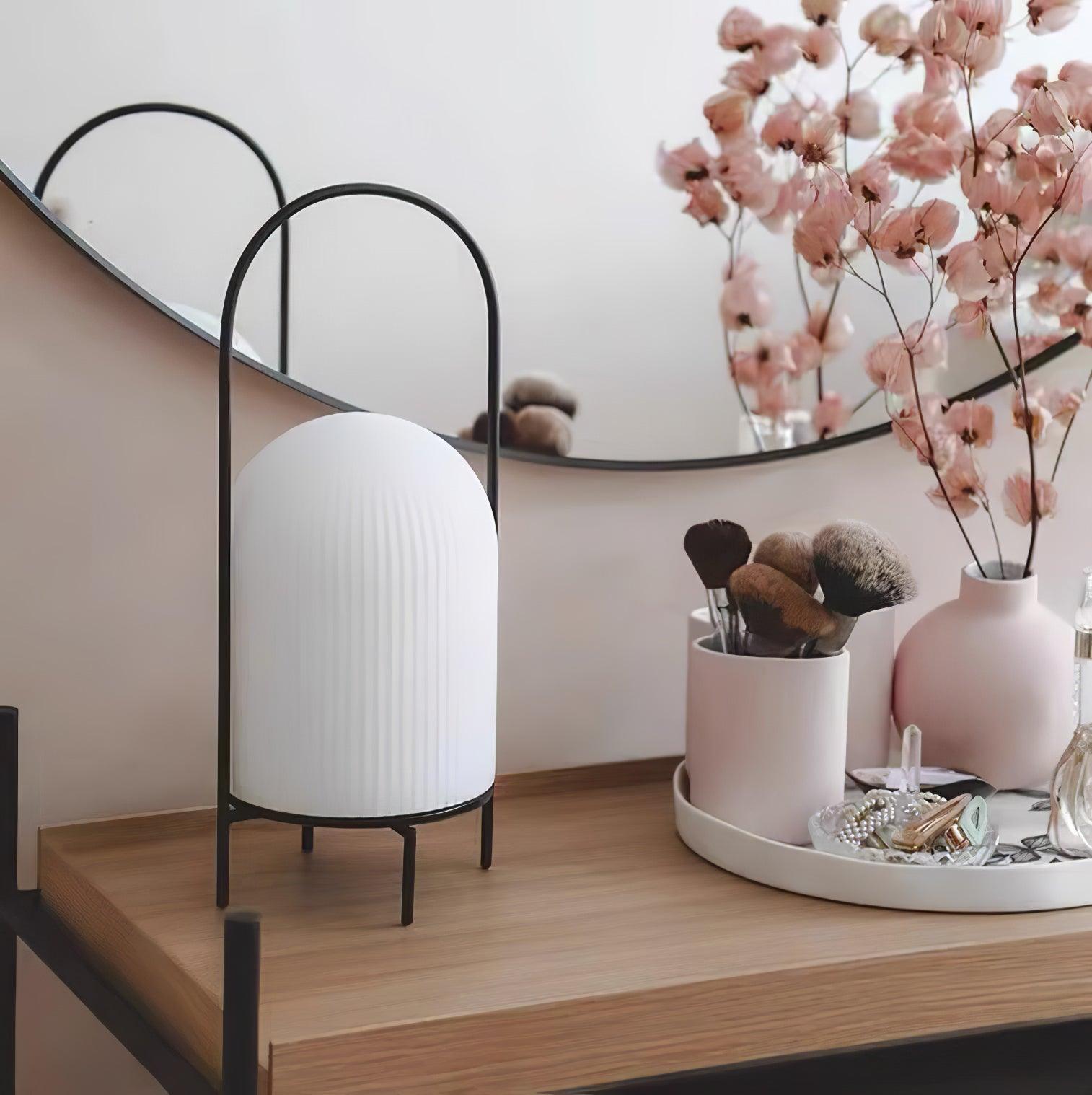 ゴーストテーブルランプ