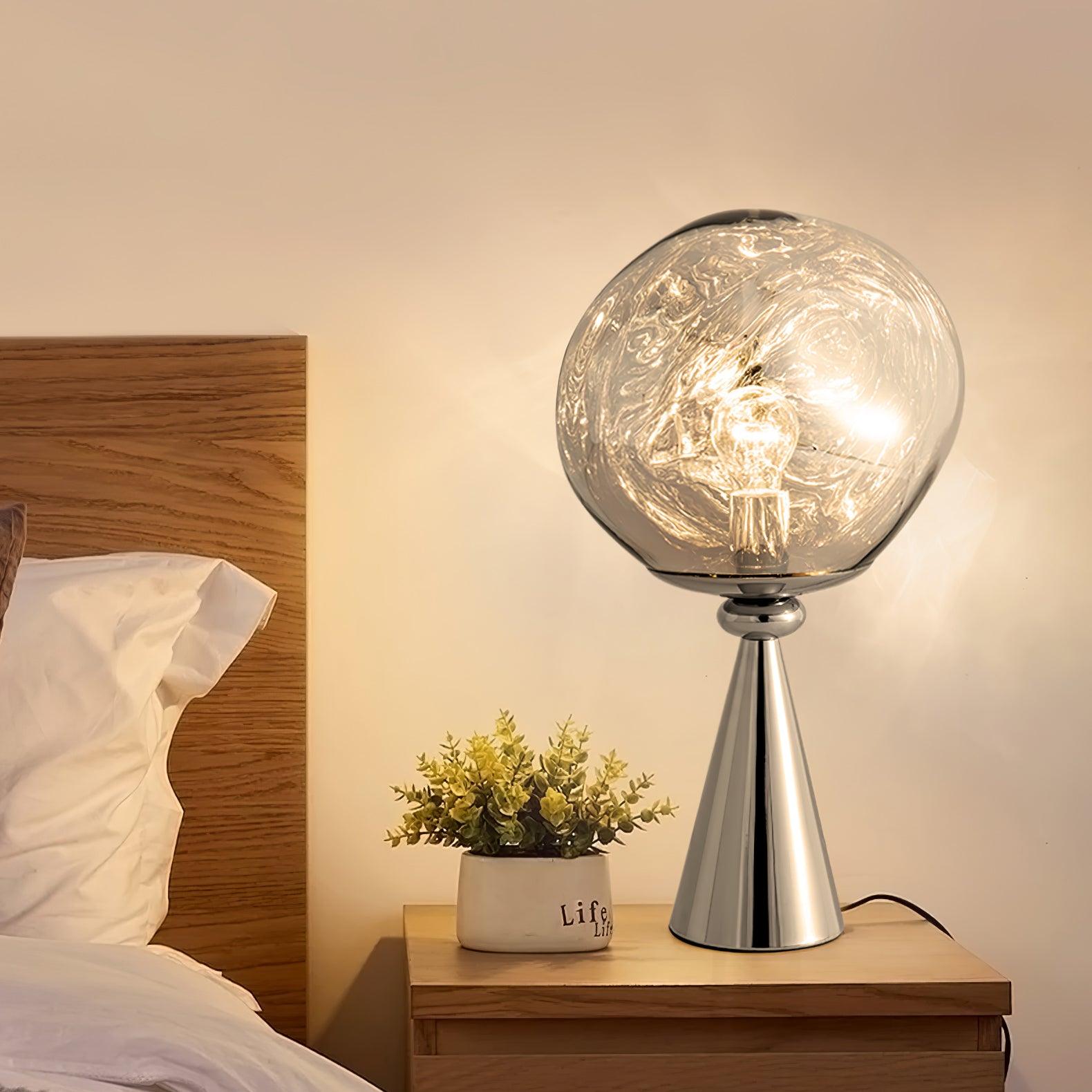 ラバコーンテーブルランプ