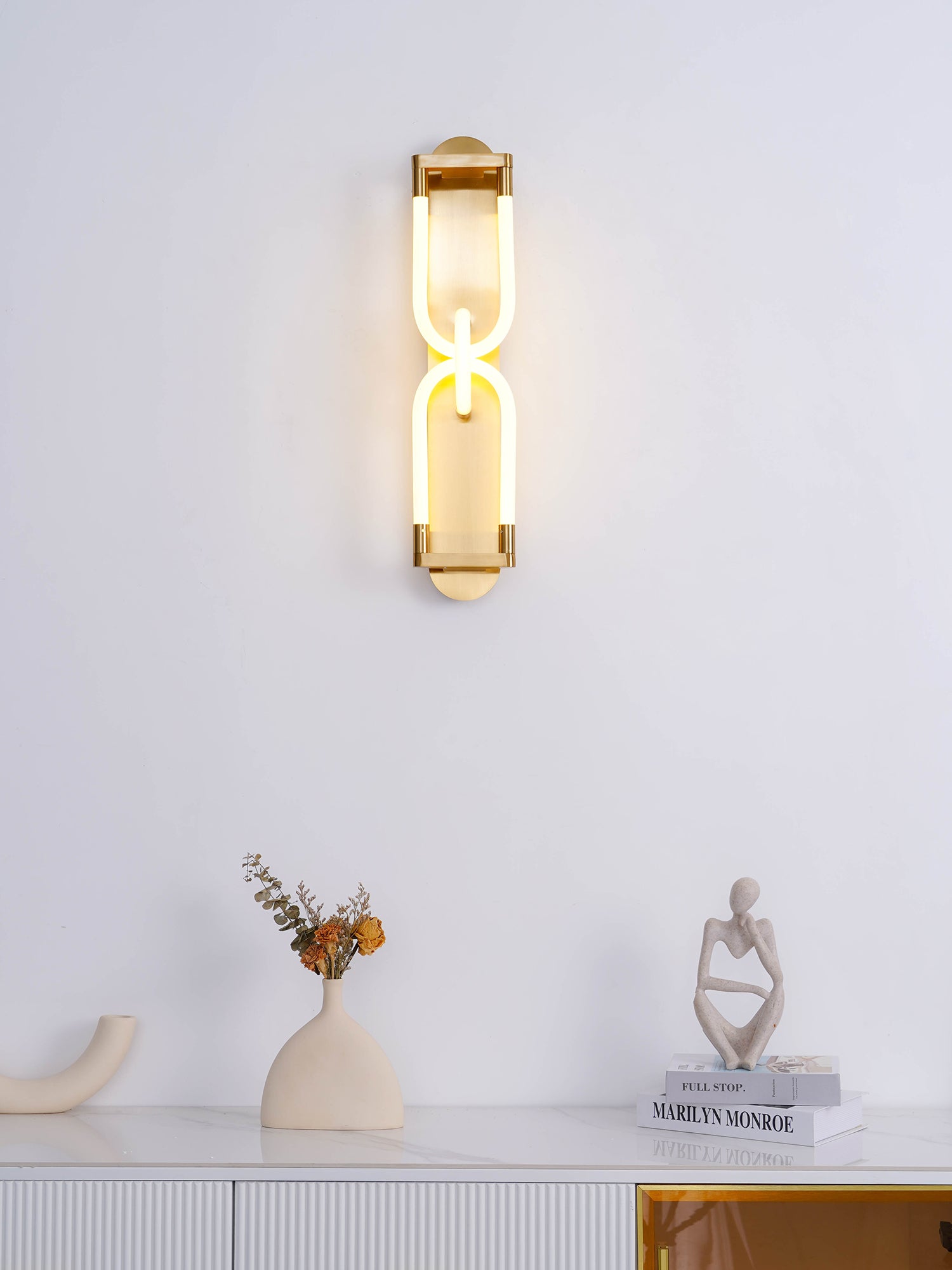 Loopi Wall Lamp