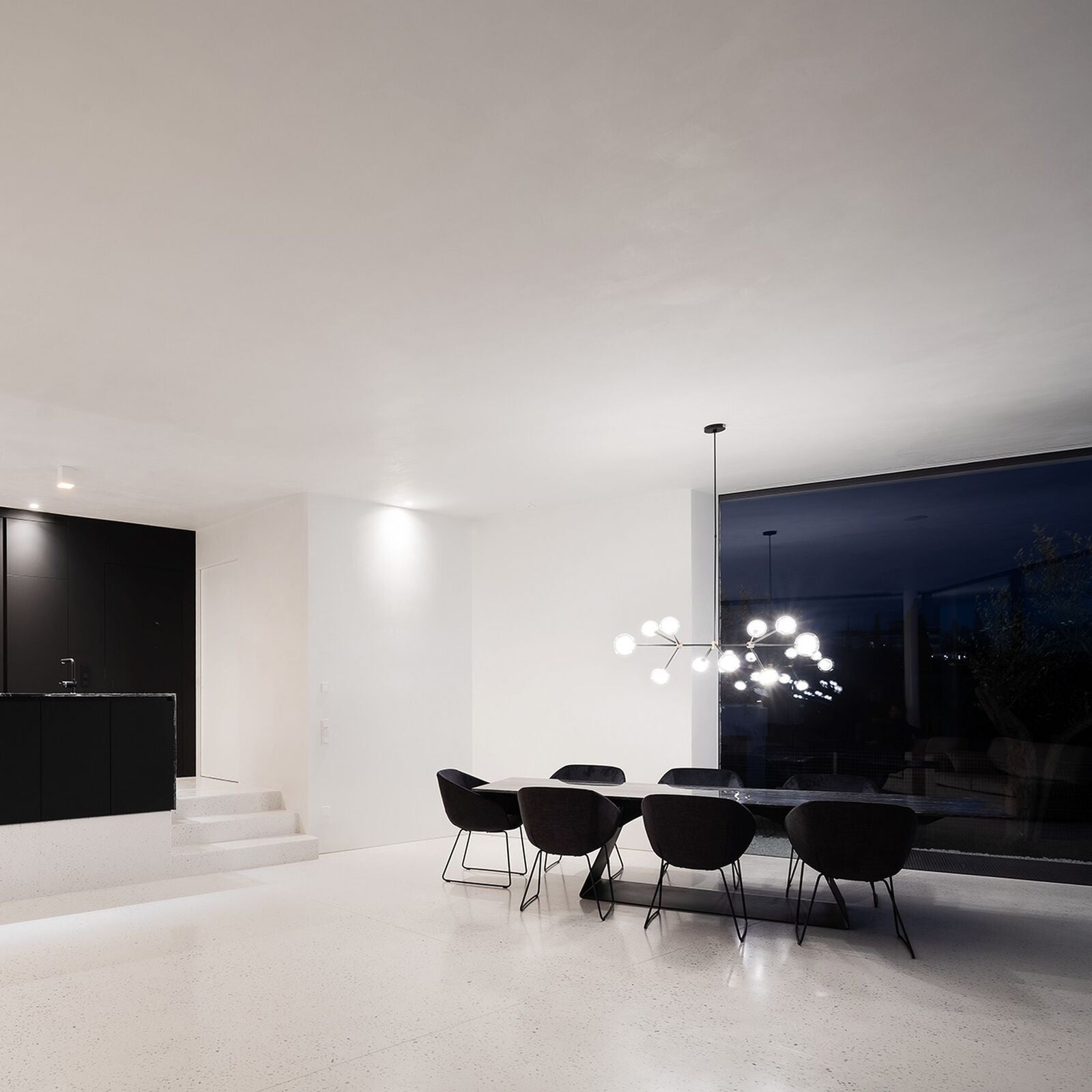 ナビラシャンデリア