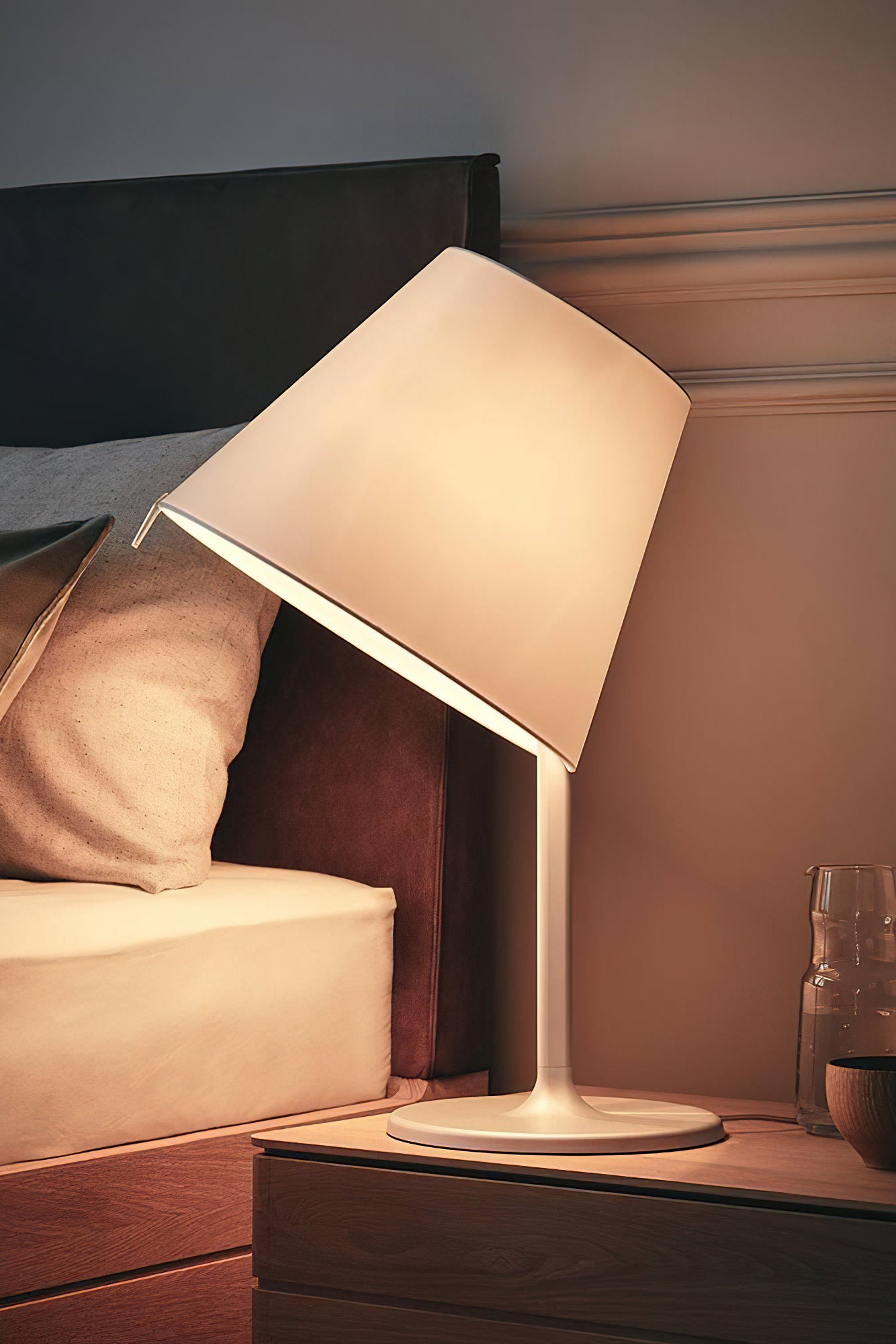 シスブ テーブルランプ