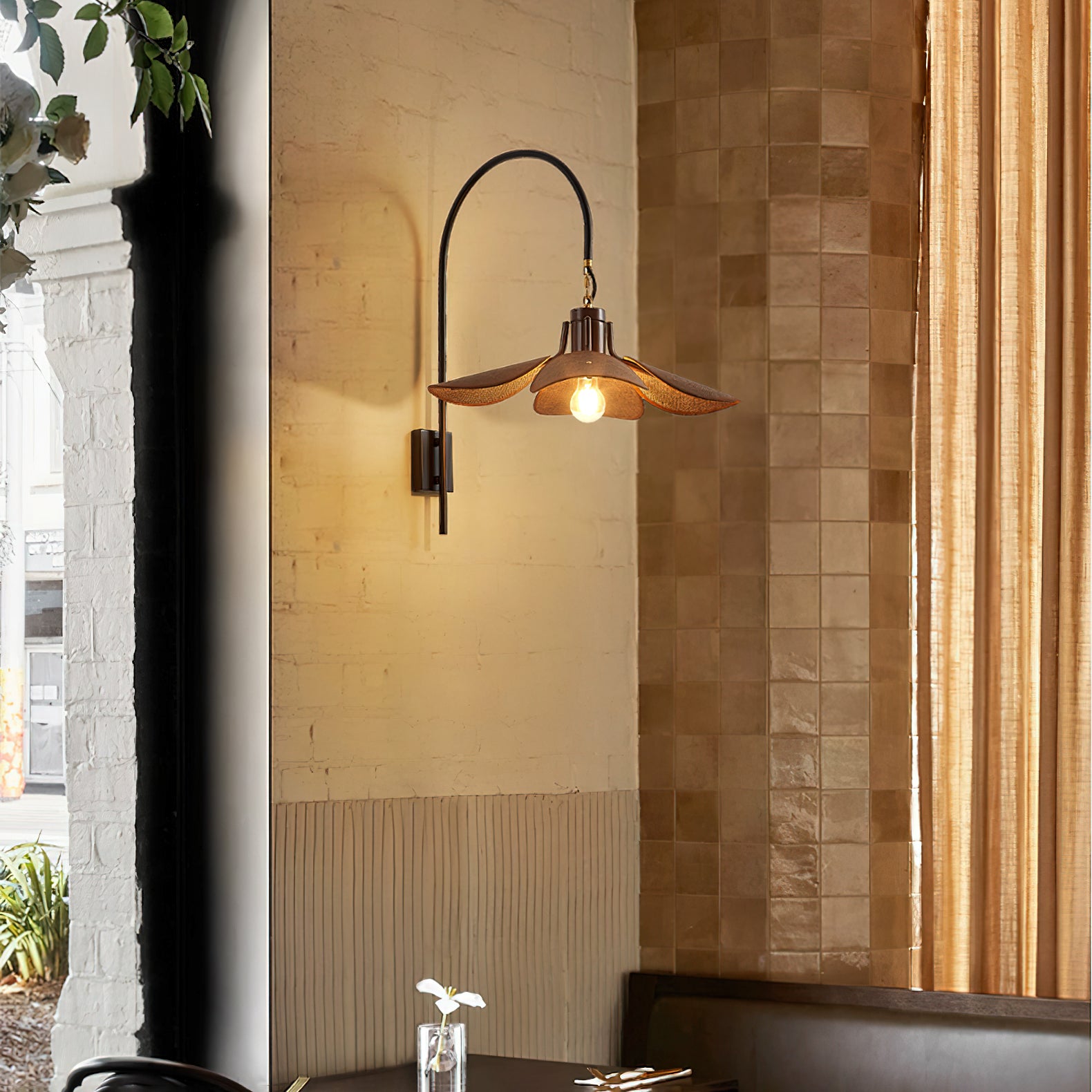 ペタルブルームウォールランプ