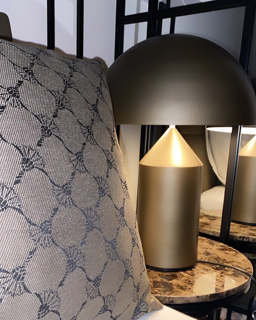 アトロ メタル テーブルランプ