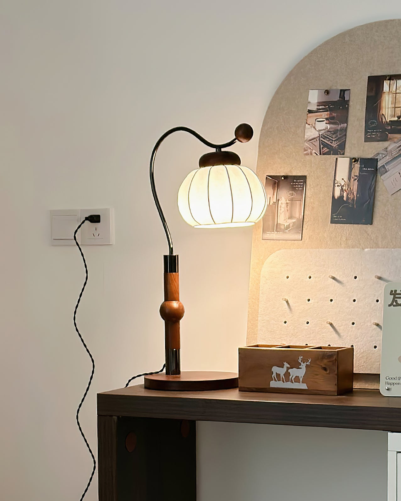 シルクグローブテーブルランプ