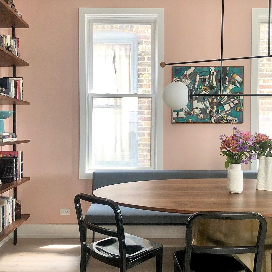 モダンなダイニングリビングルームのシャンデリア