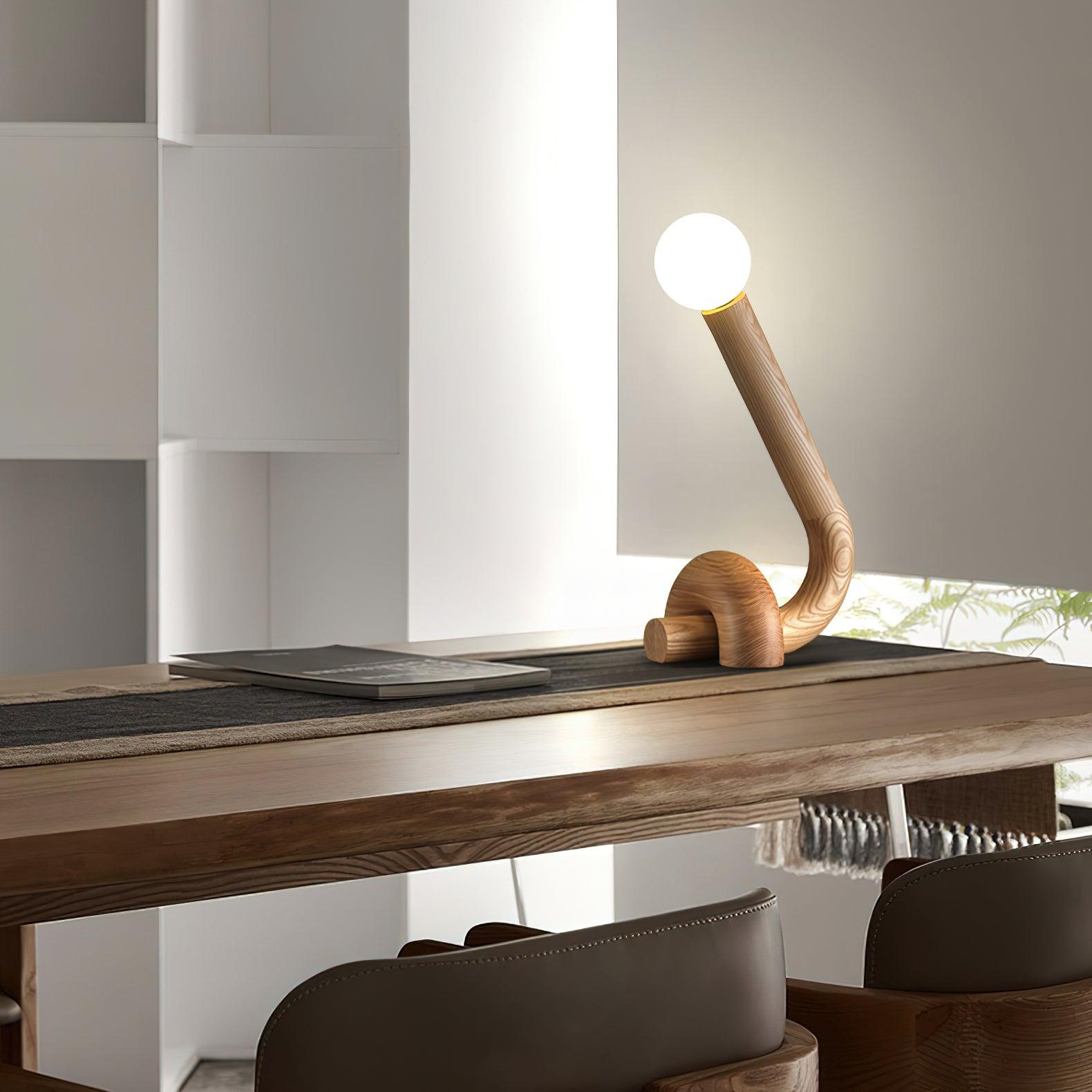 カールテーブルランプ