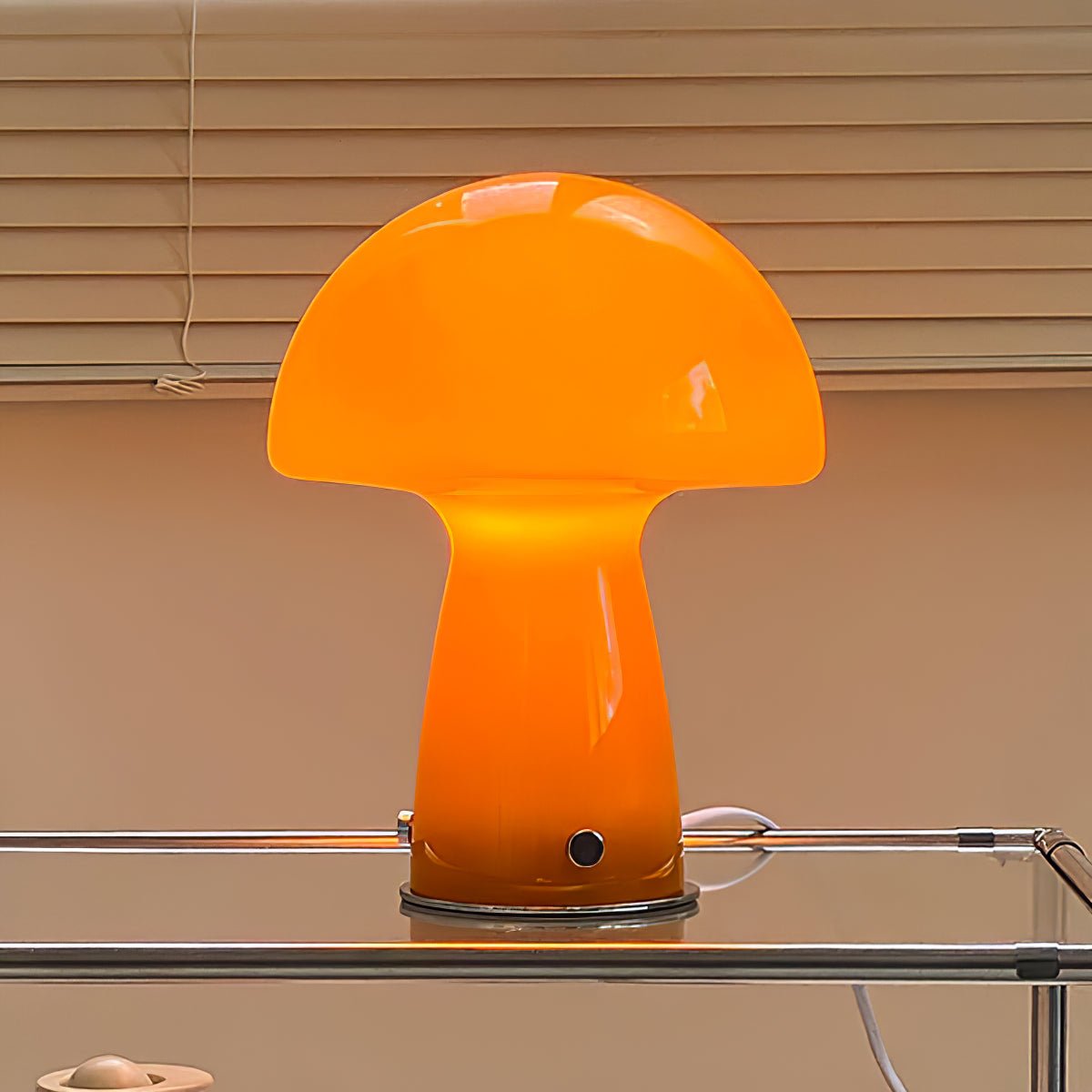 キノコのテーブルランプ