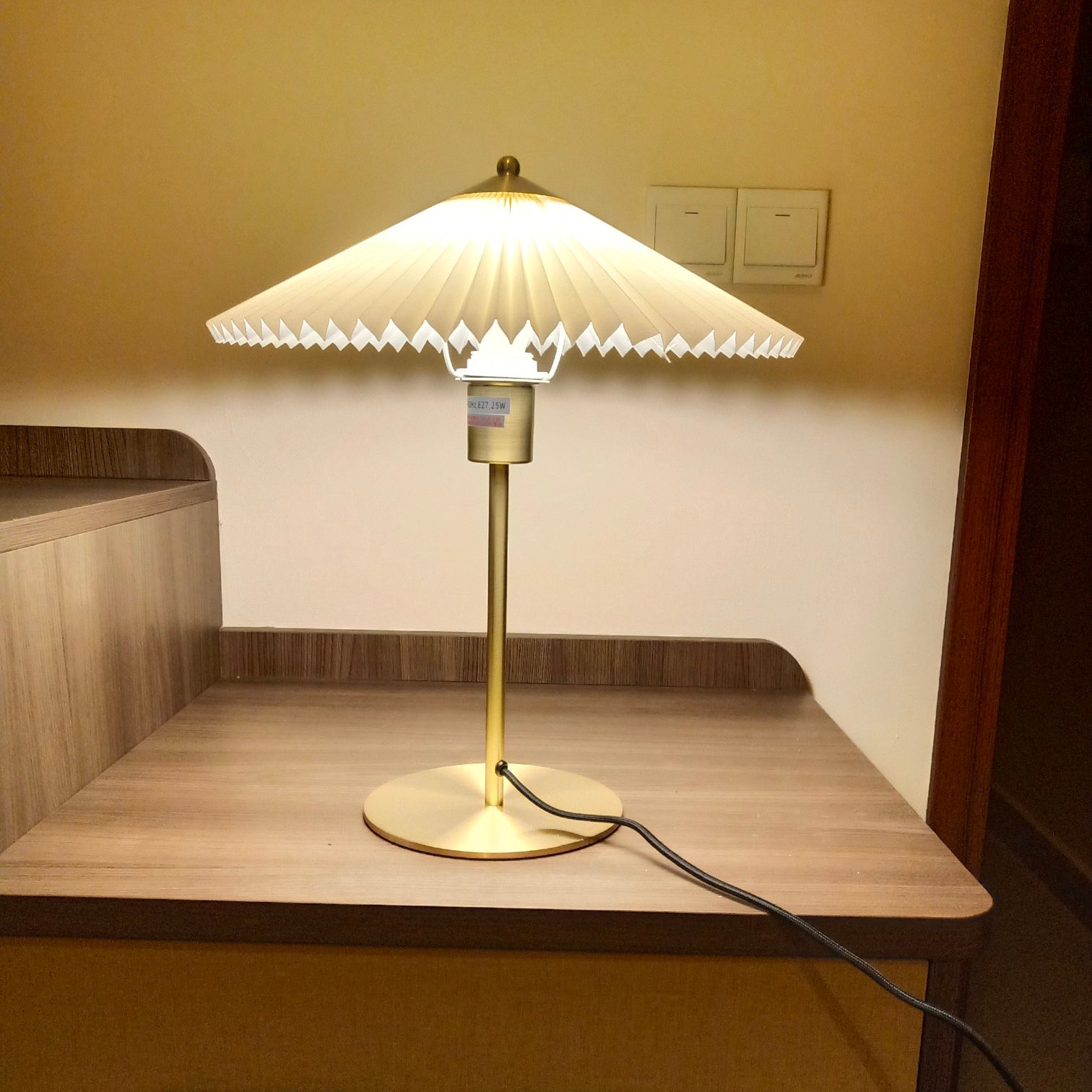 Perla Pleated Table Lamp