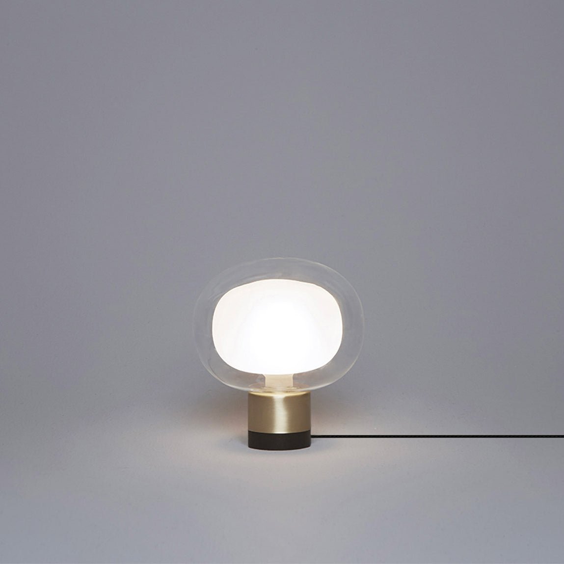 ナビラ テーブルランプ