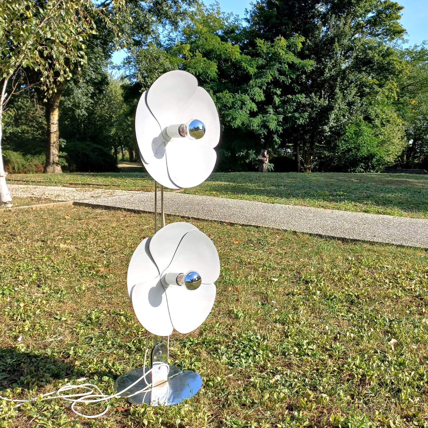 フラワーテーブルランプ