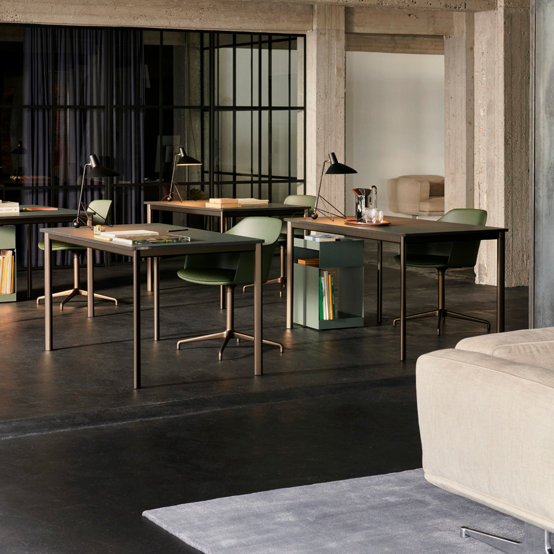 スヴェルト ノワール テーブルランプ