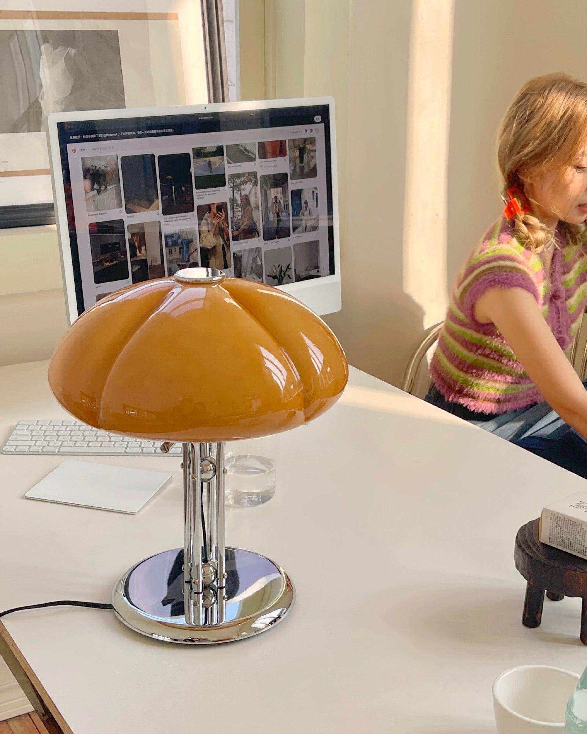 カシアン テーブルランプ