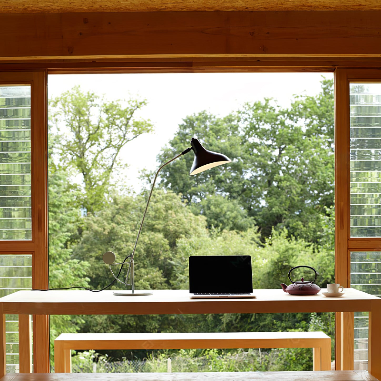 マンティスアームテーブルランプ