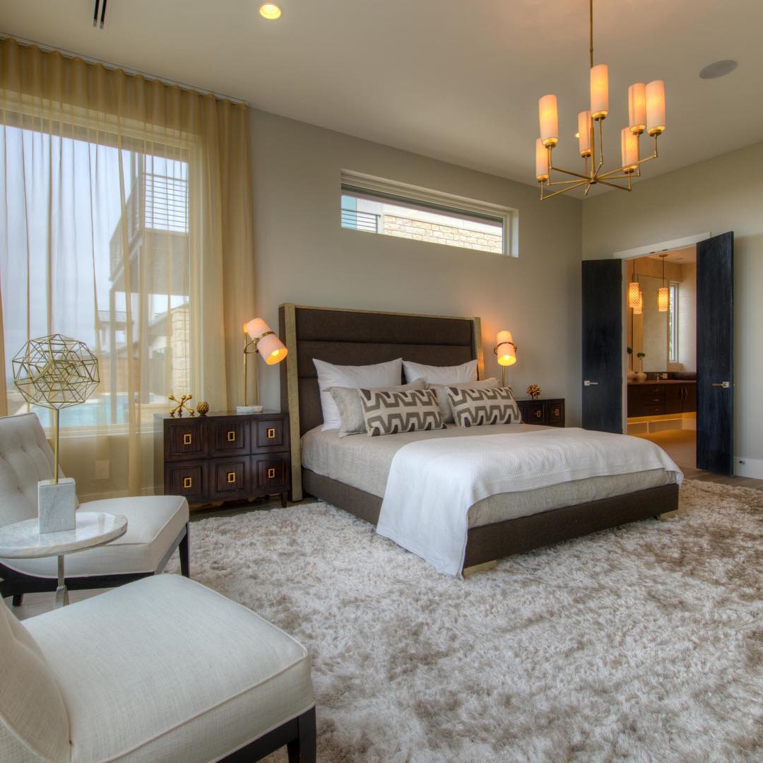 ヤスミン テーブルランプ