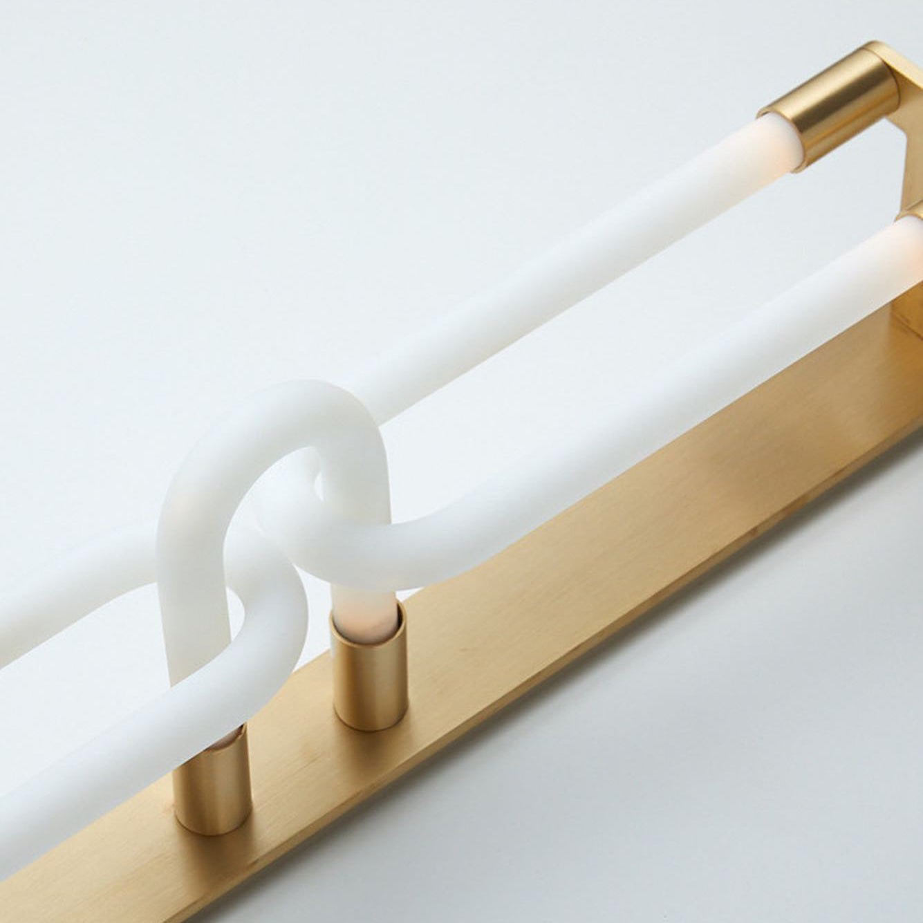 Loopi Wall Lamp