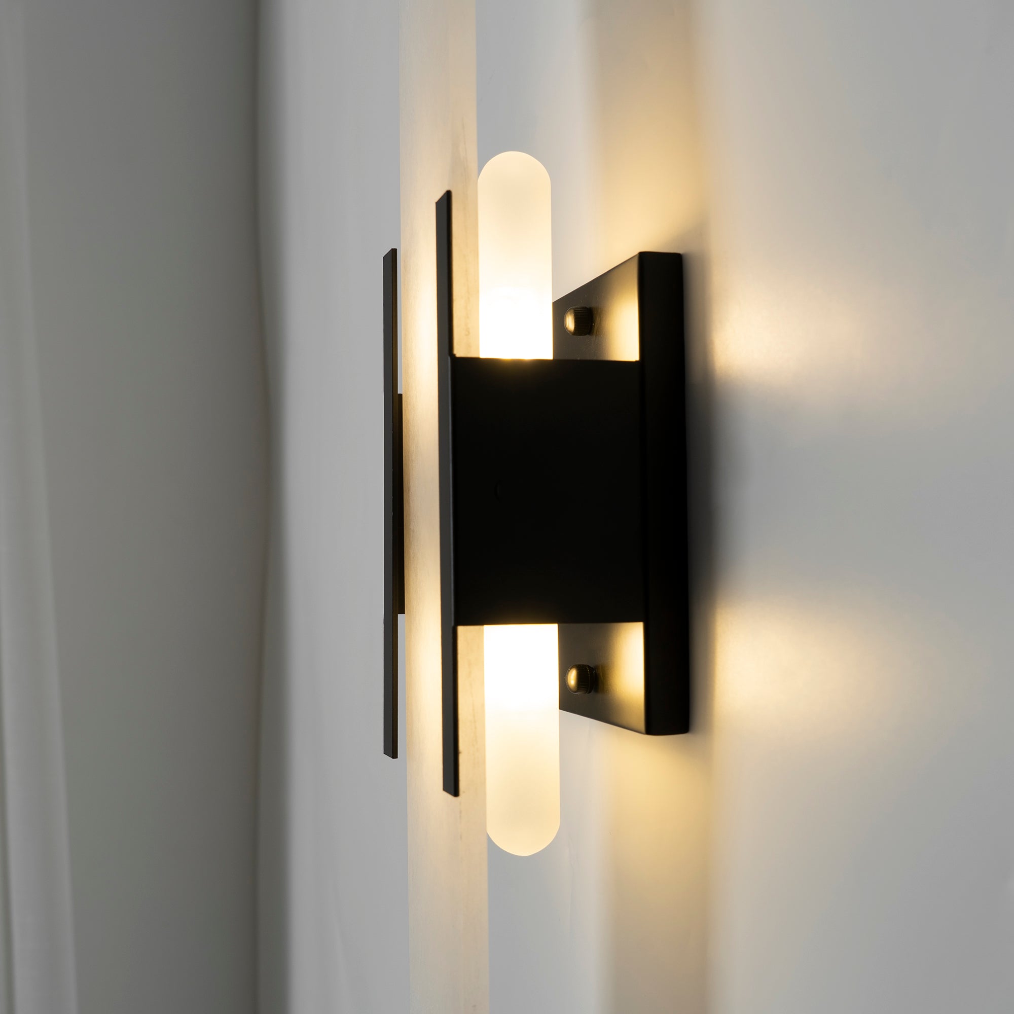 Melange Elongated Wall lamp