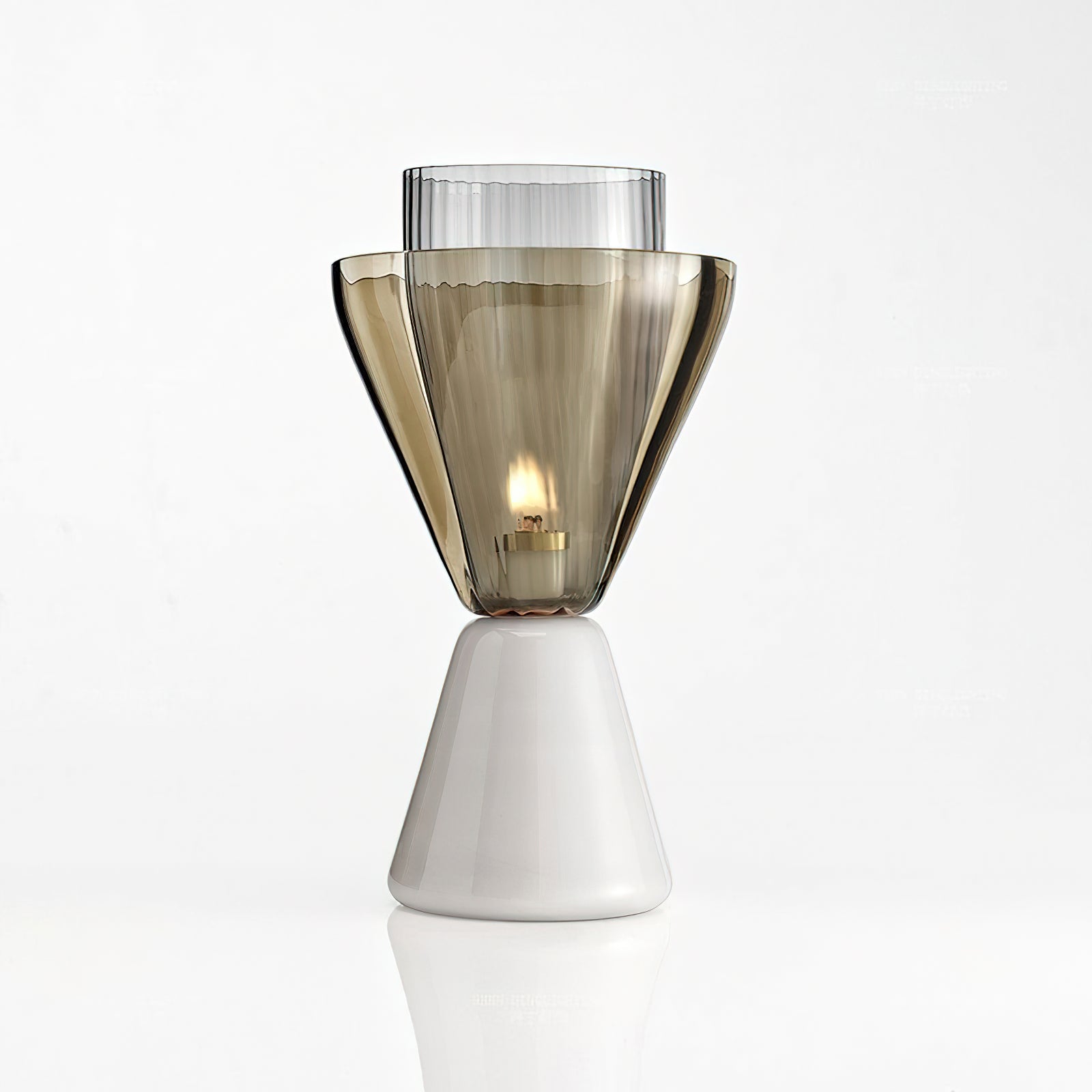 テーパードガラステーブルランプ