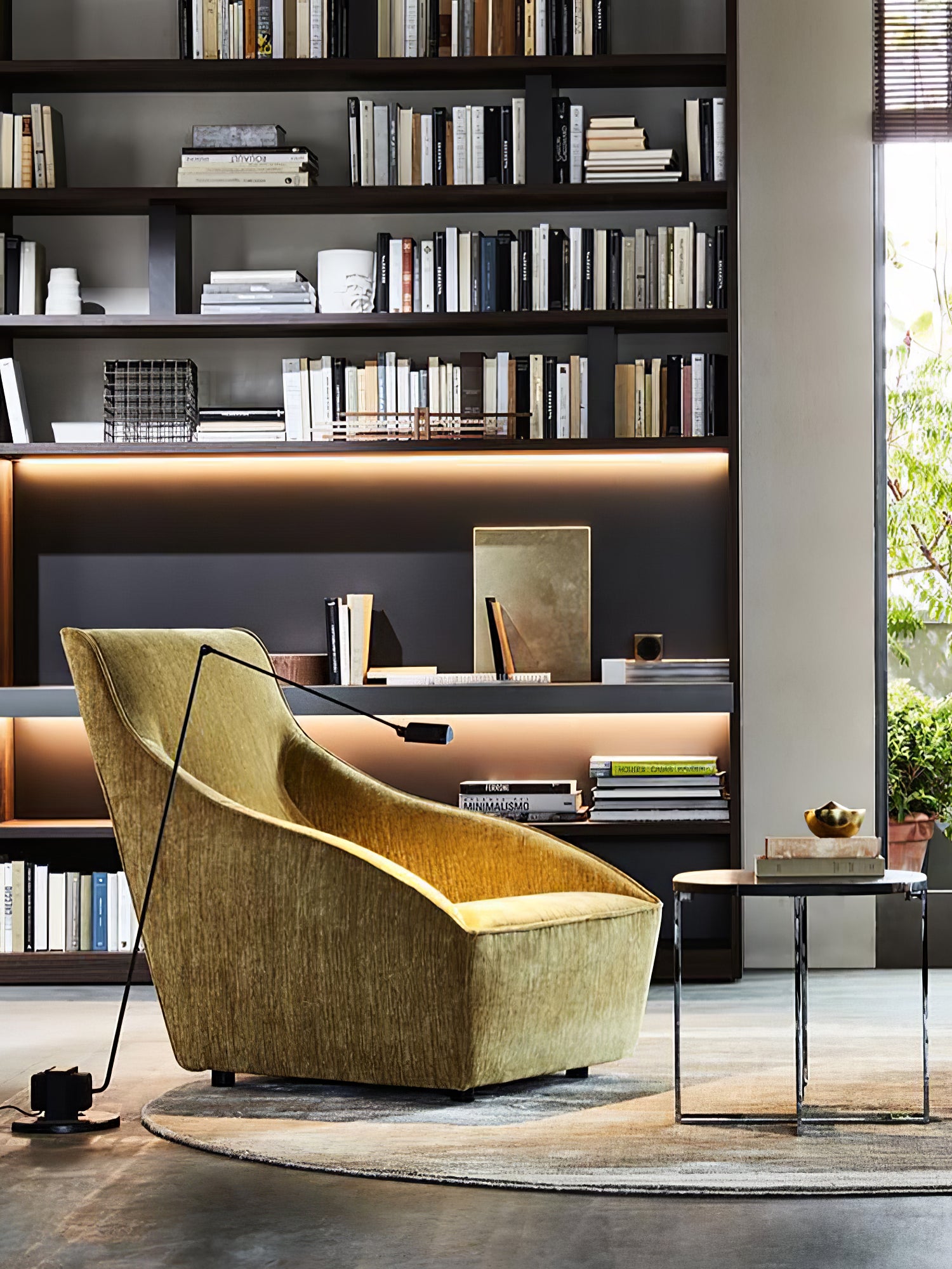 ダフィネス フロアランプ