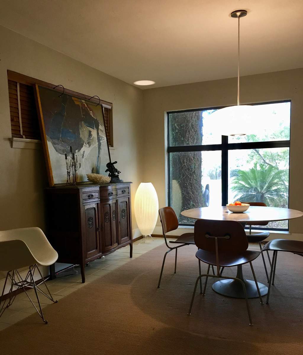 ネルソン三脚テーブルランプ