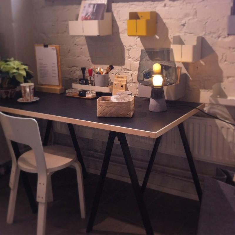 Leas Glass Table Lamp