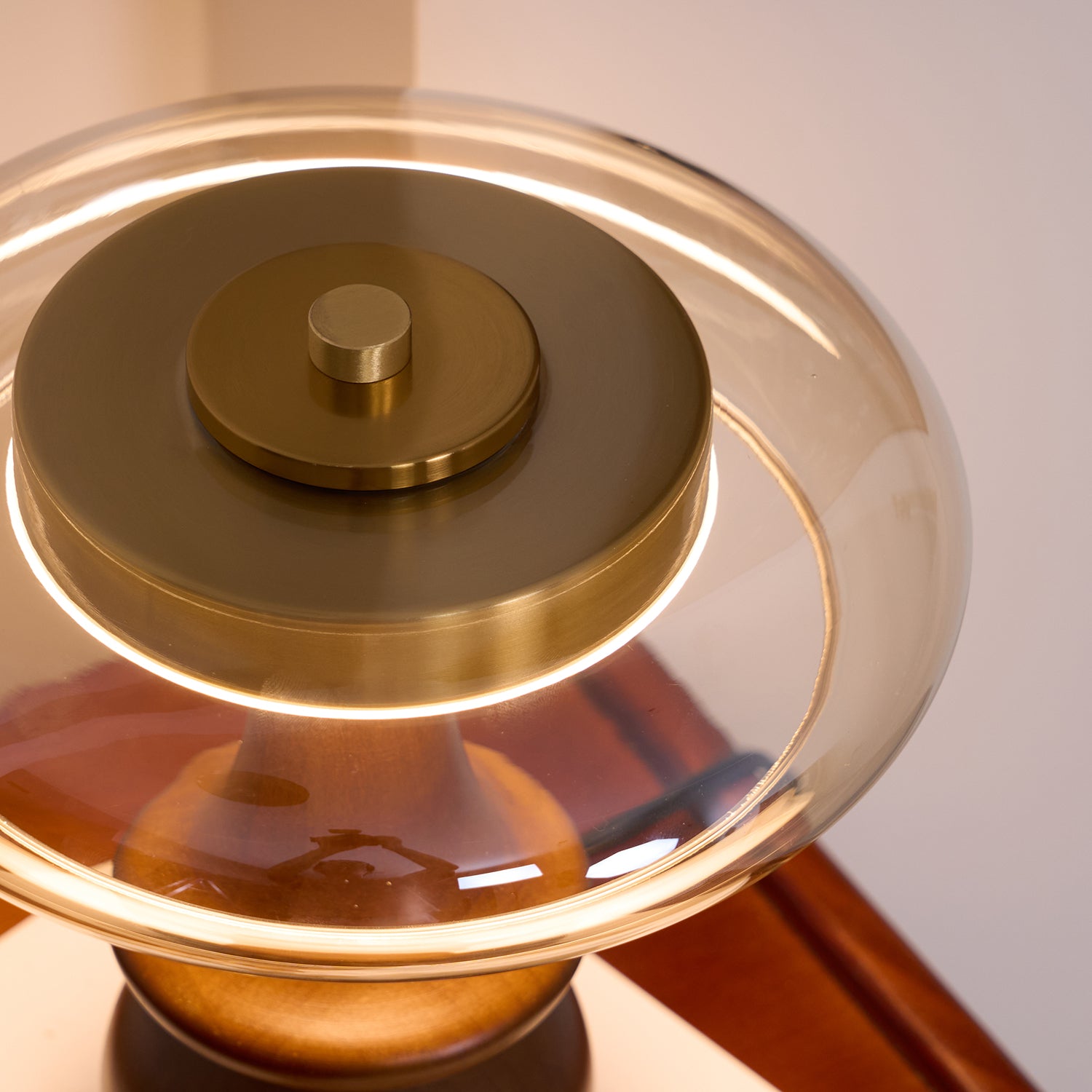 ノヴァ木製テーブルランプ