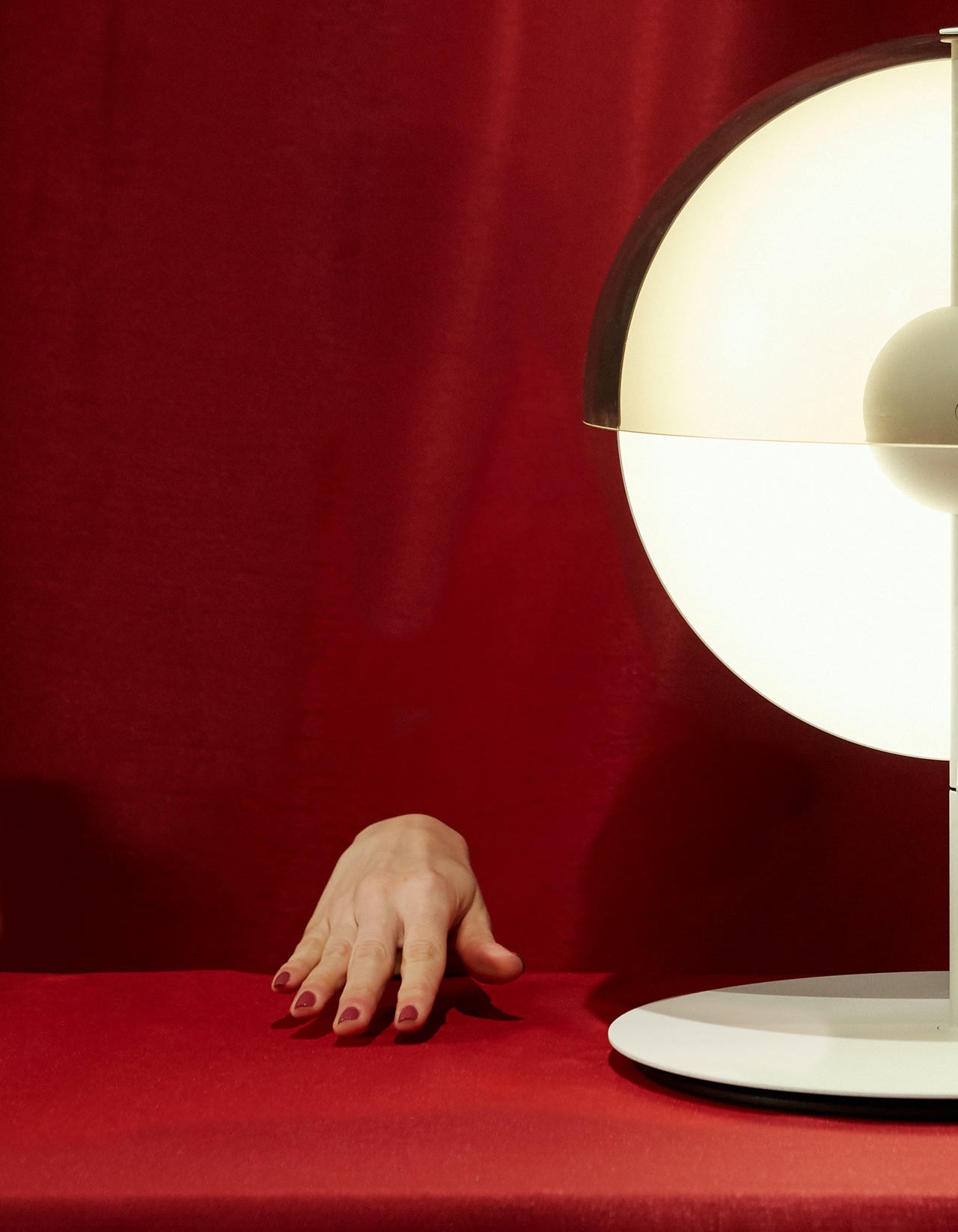 テイア テーブルランプ