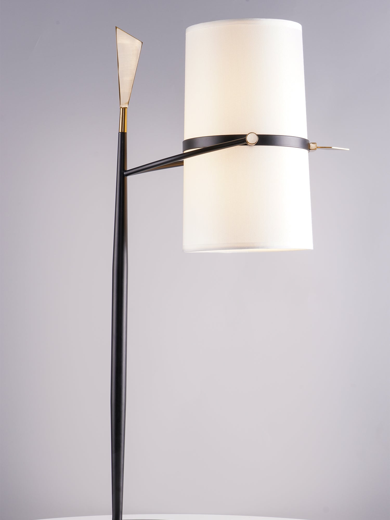 ヤスミン テーブルランプ