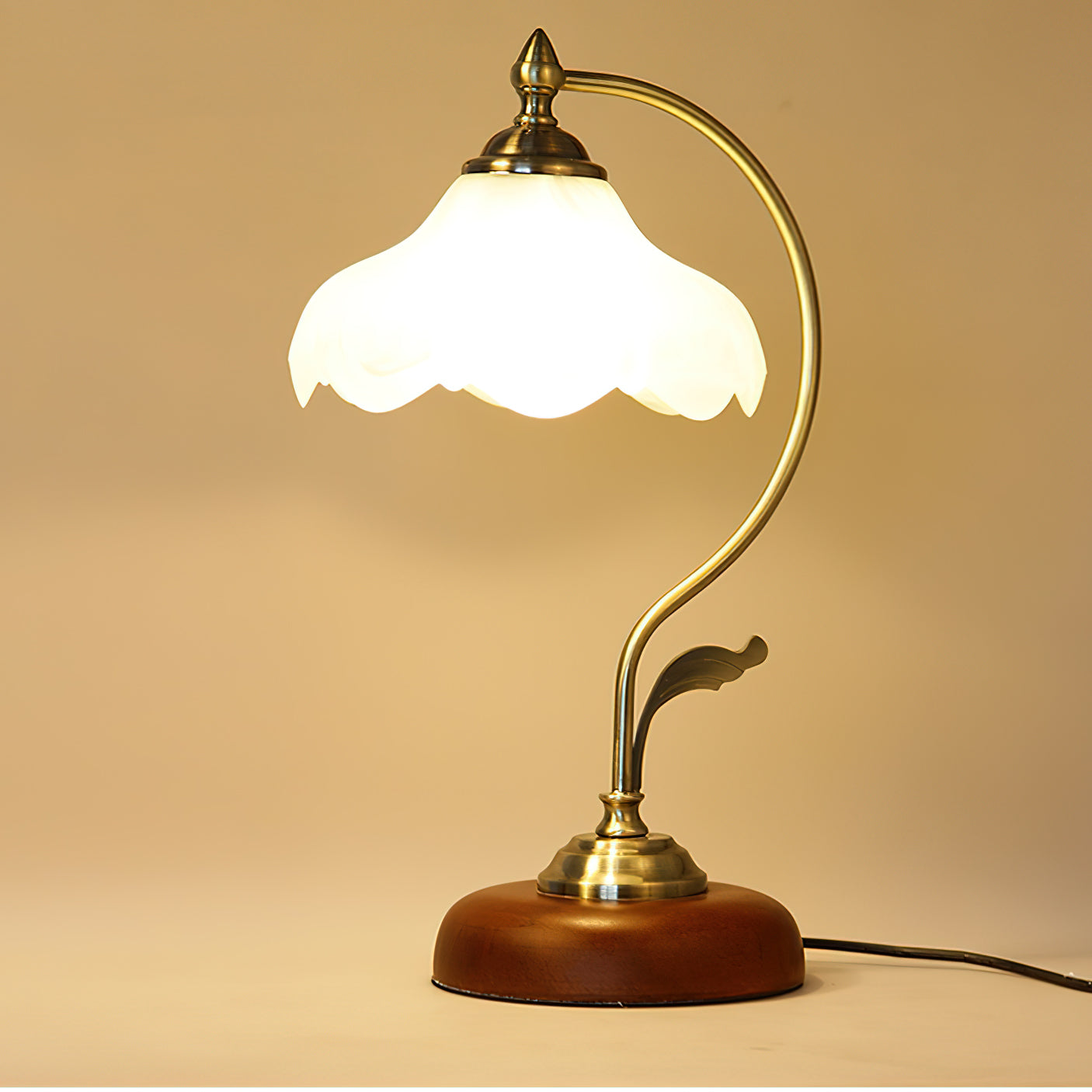 レトロフラワーテーブルランプ