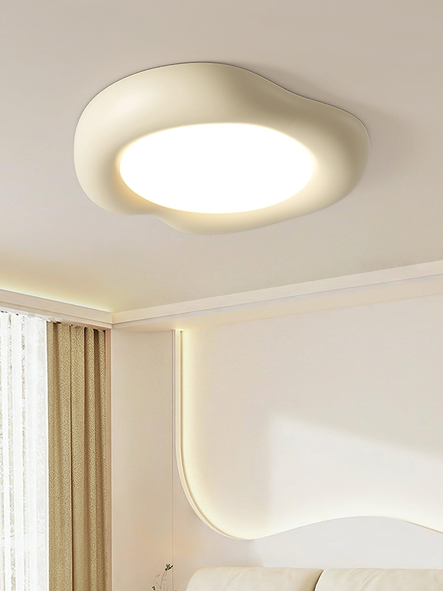 リンゴ型シーリングランプ