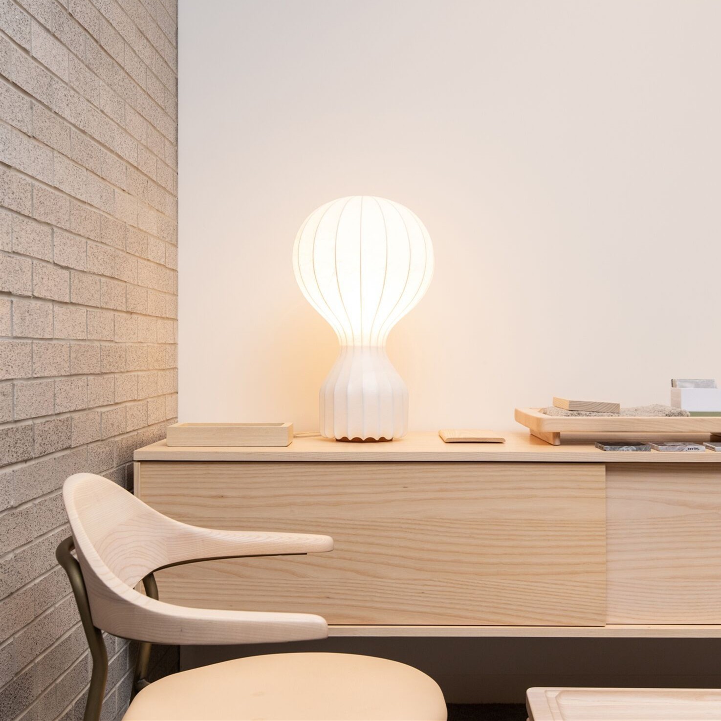 Gatto テーブルランプ