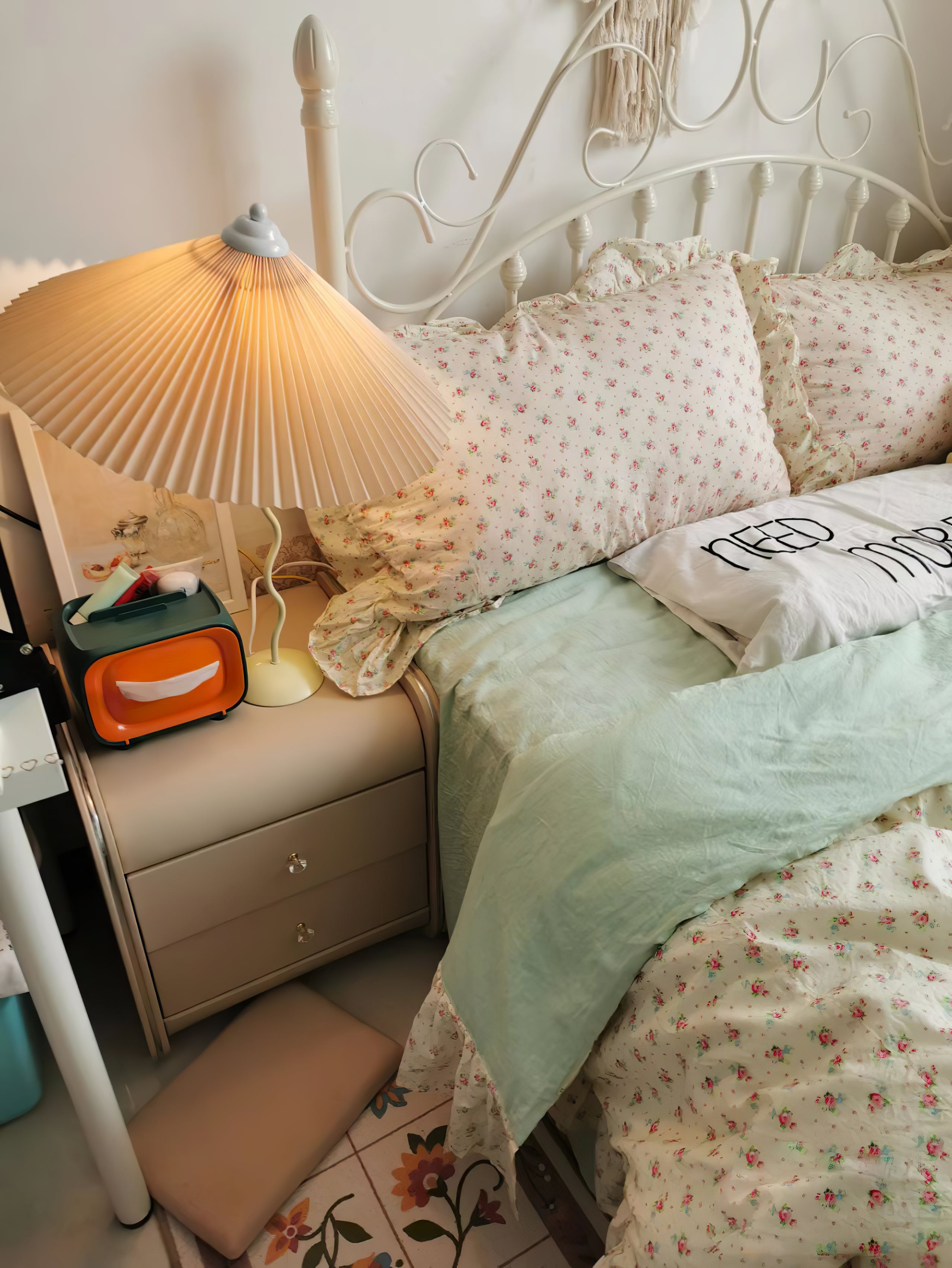 プリーツハットテーブルランプ