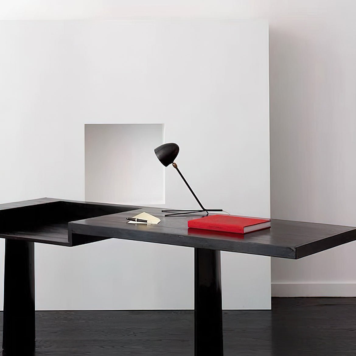 ヴァネッサ三脚テーブルランプ