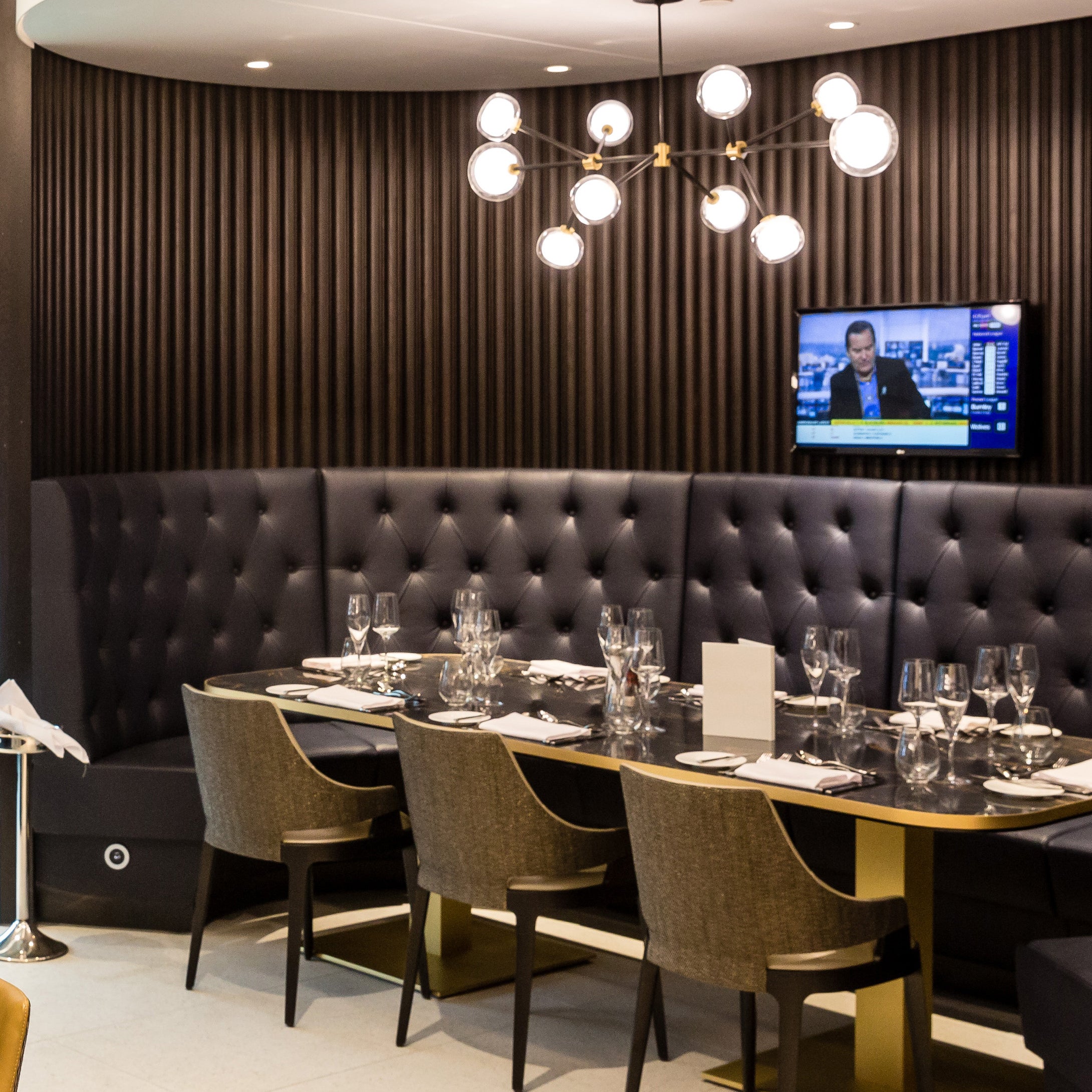 ナビラシャンデリア