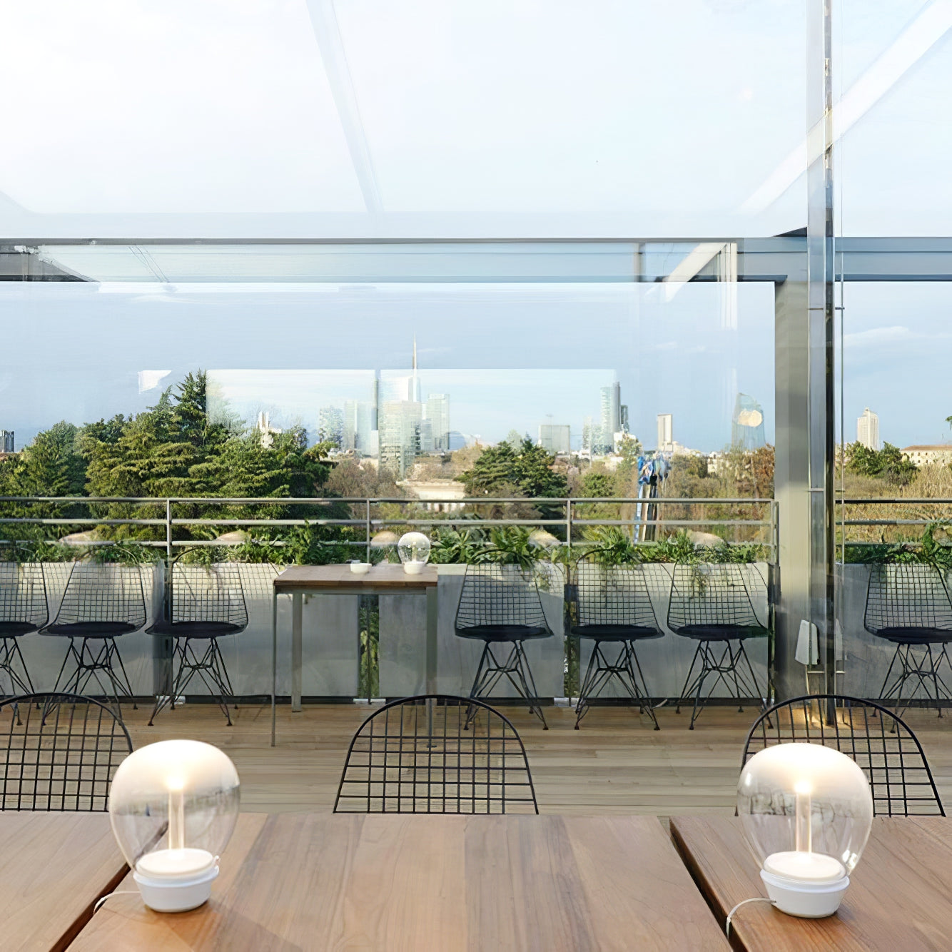 共感テーブルランプ