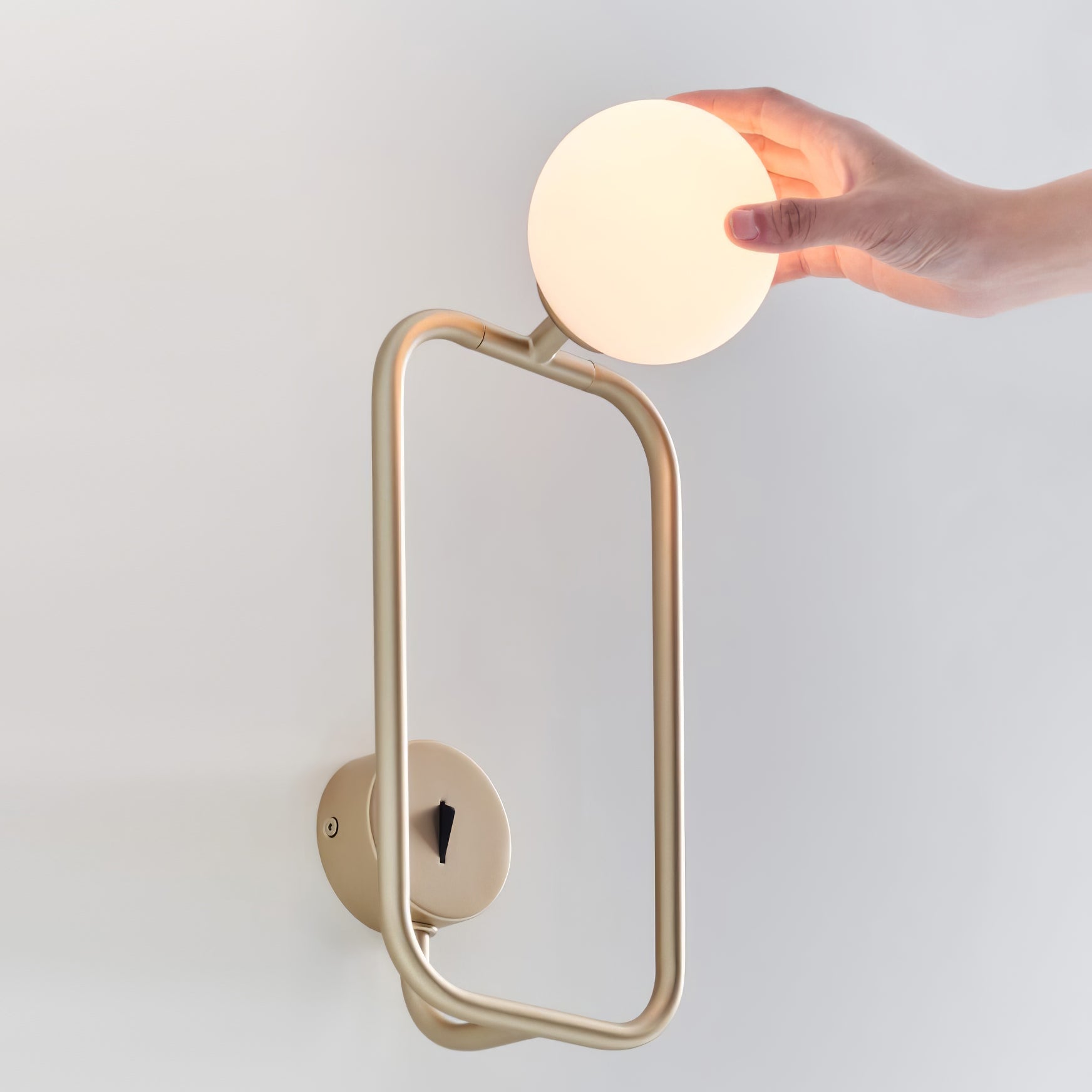 Sircle Sconce