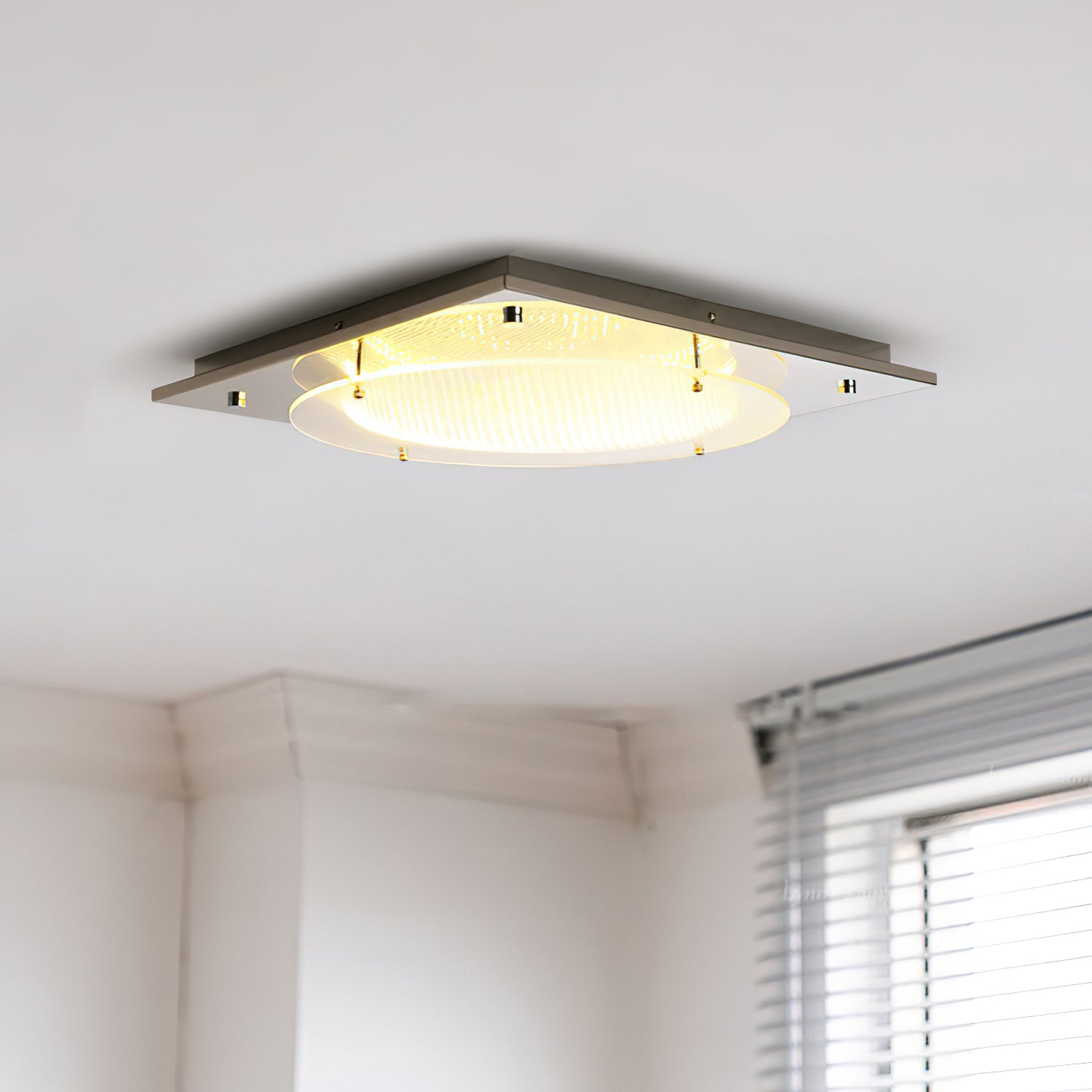 プリズムシールド壁取り付け用燭台