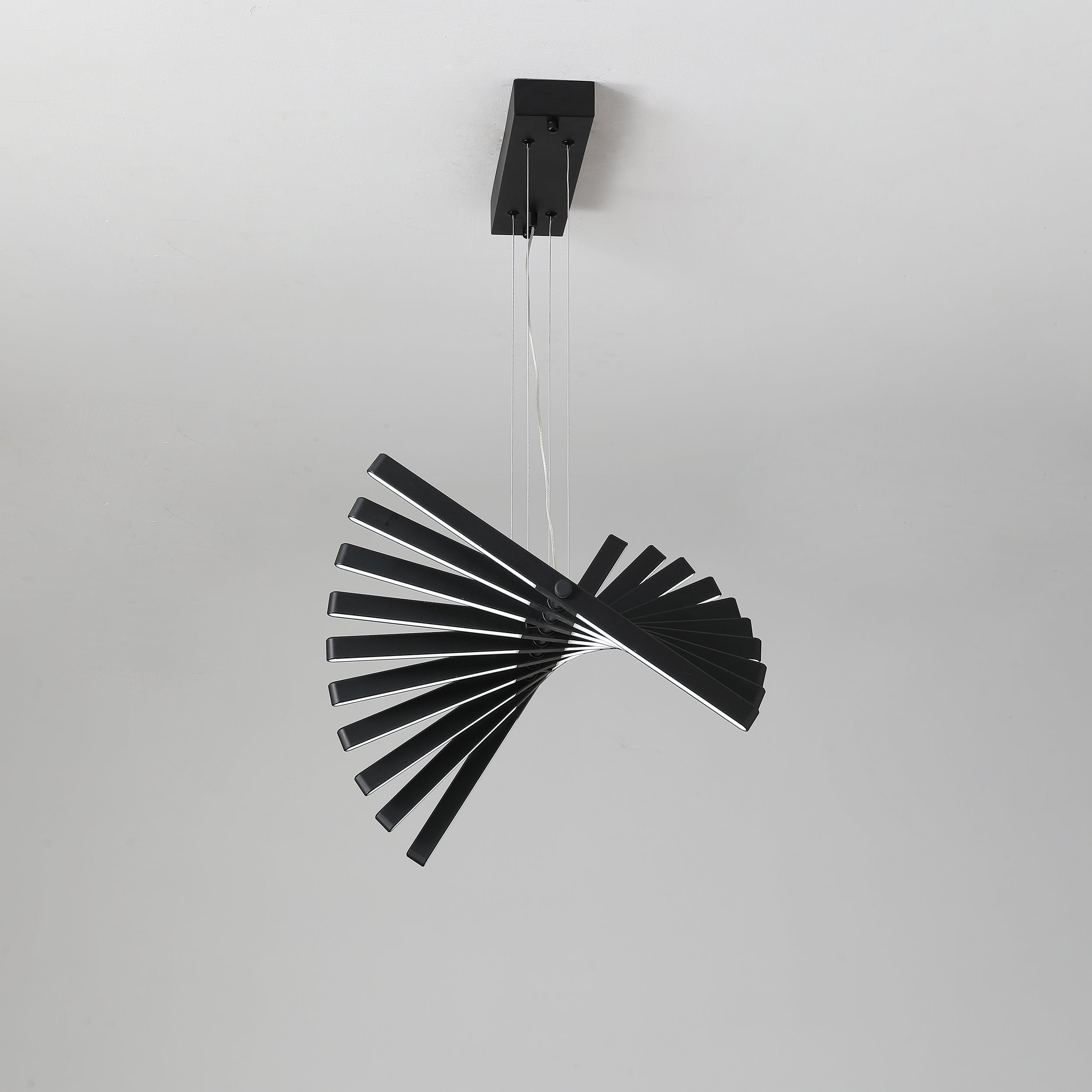 ピアノキー ブラックシャンデリア