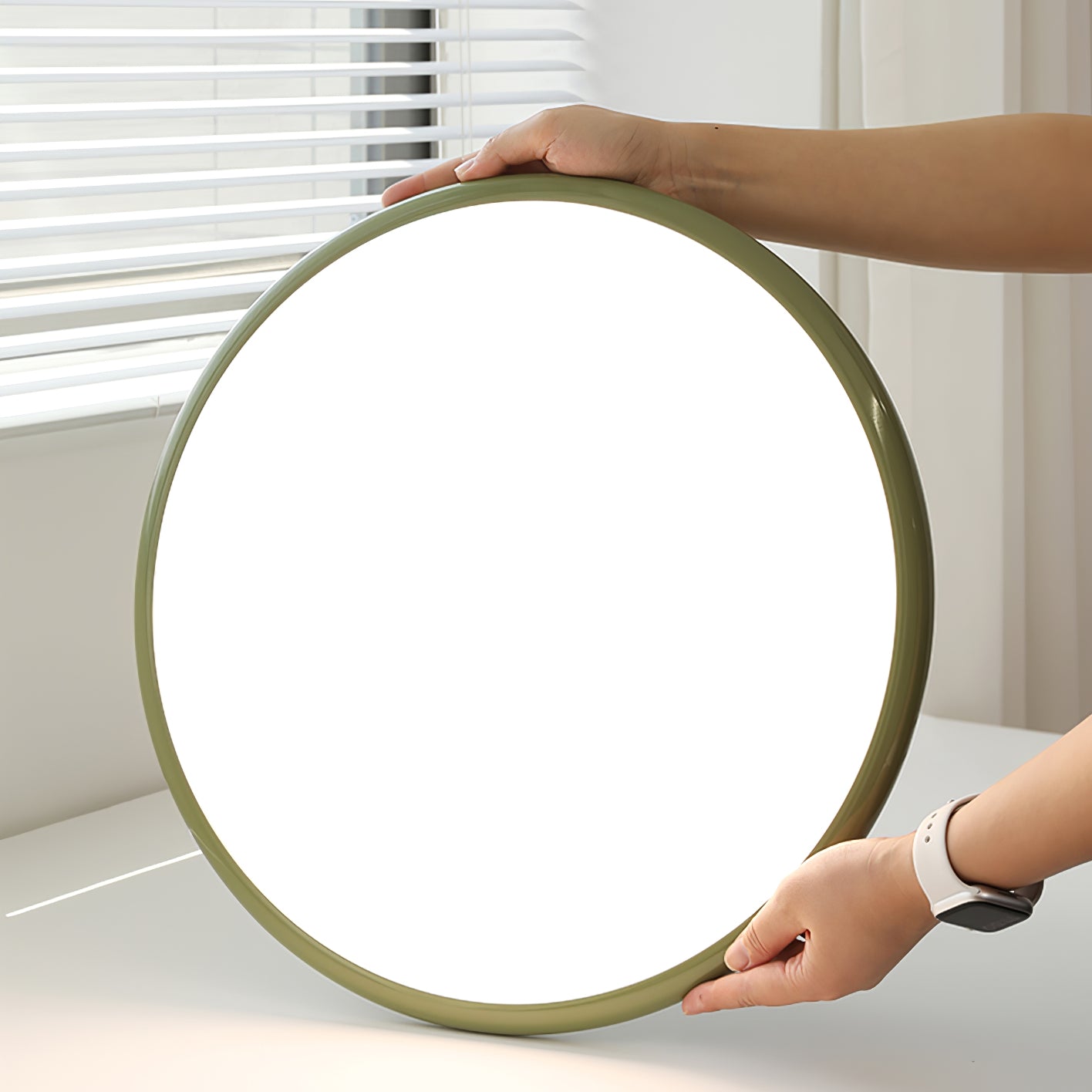 Lola 調節可能な天井ランプ