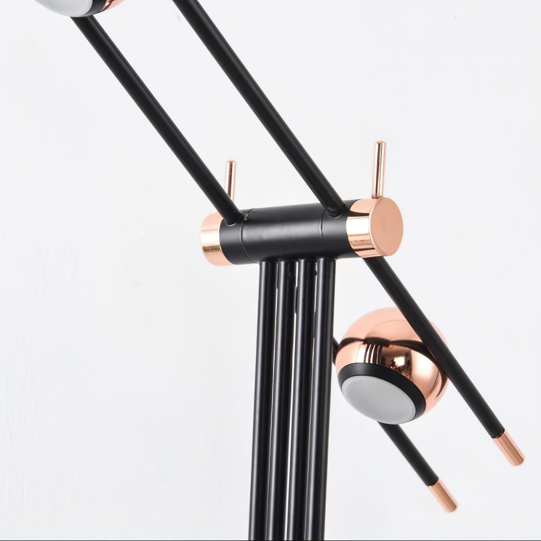 ローズゴールドビーズテーブルランプ