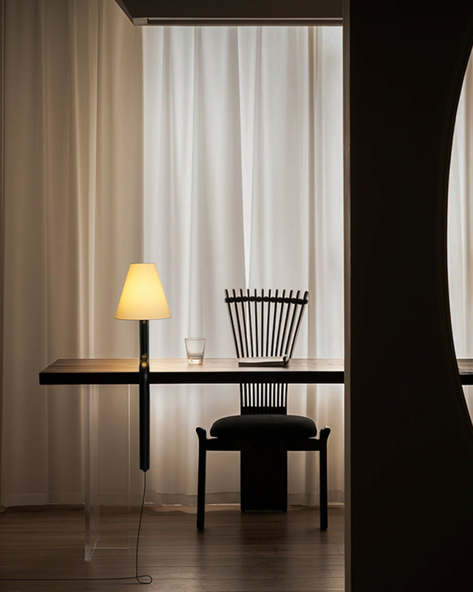 ベンドウッドテーブルランプ