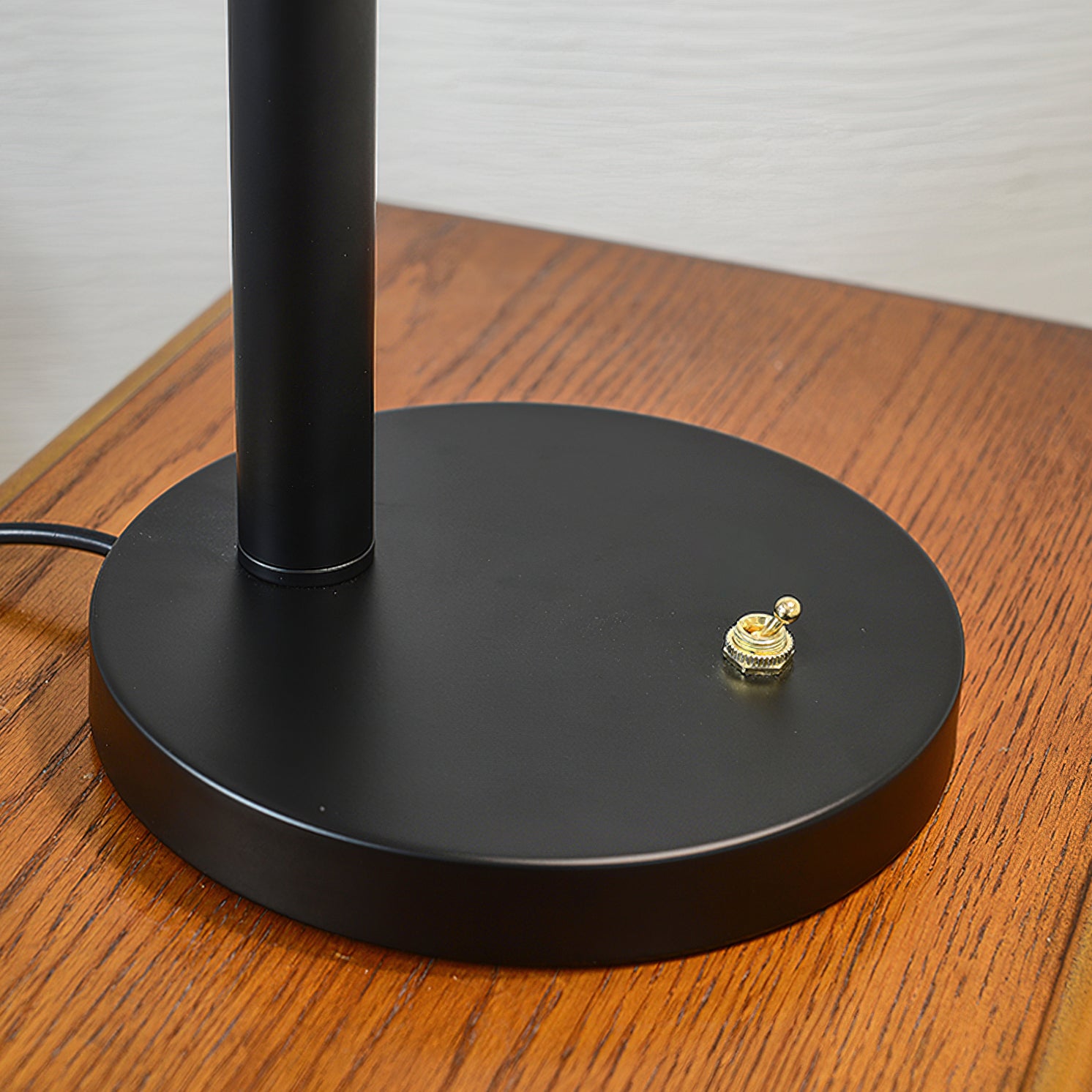 フリル レトロ テーブルランプ