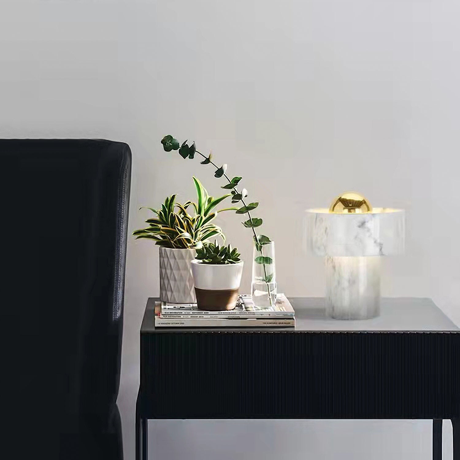 石のテーブルランプ