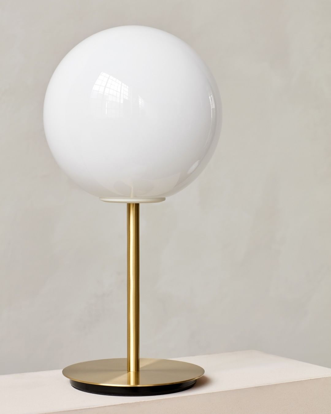 TR Bulb Table Lamp